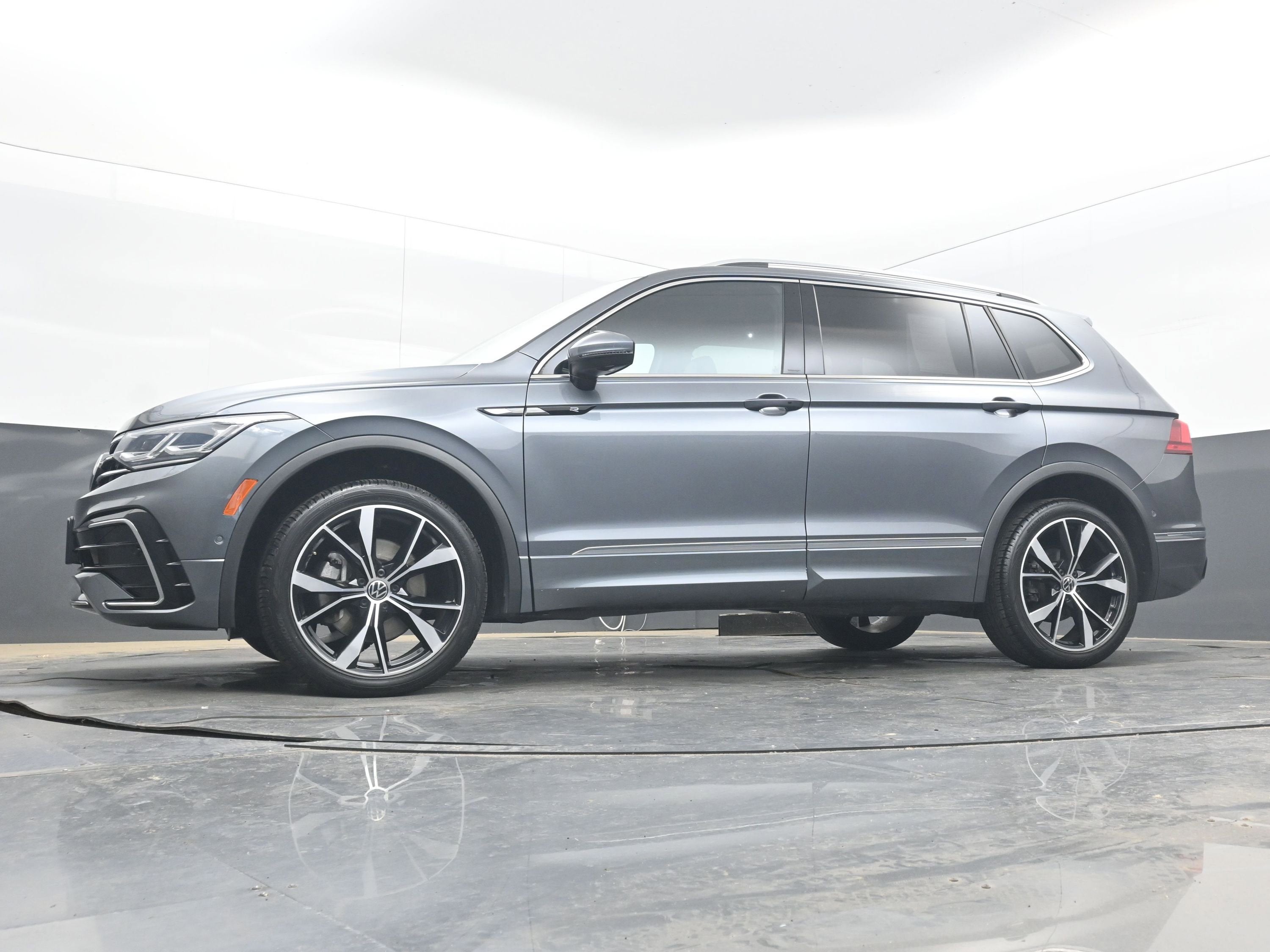2022 Volkswagen Tiguan SEL R-Line