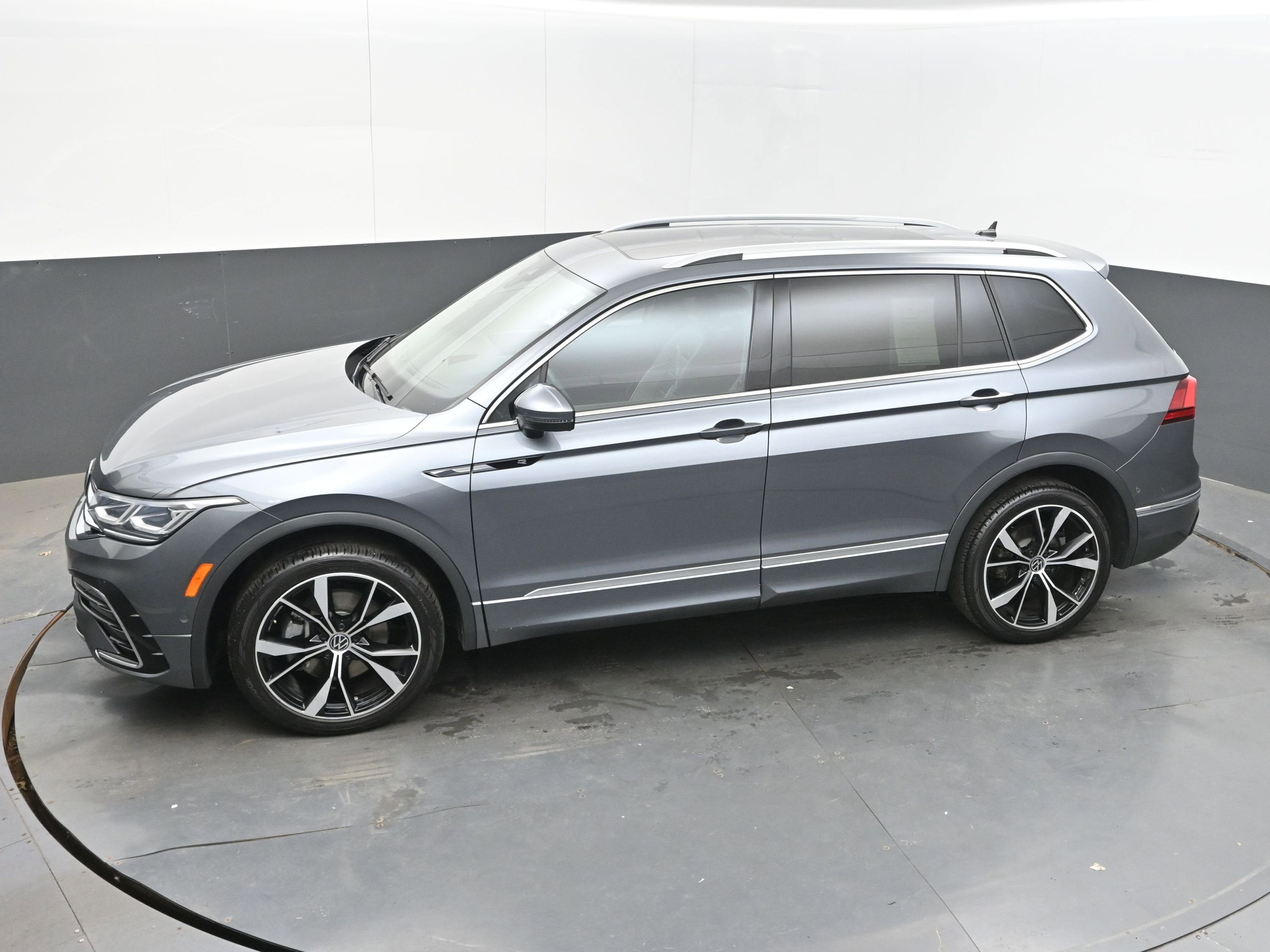 2022 Volkswagen Tiguan SEL R-Line