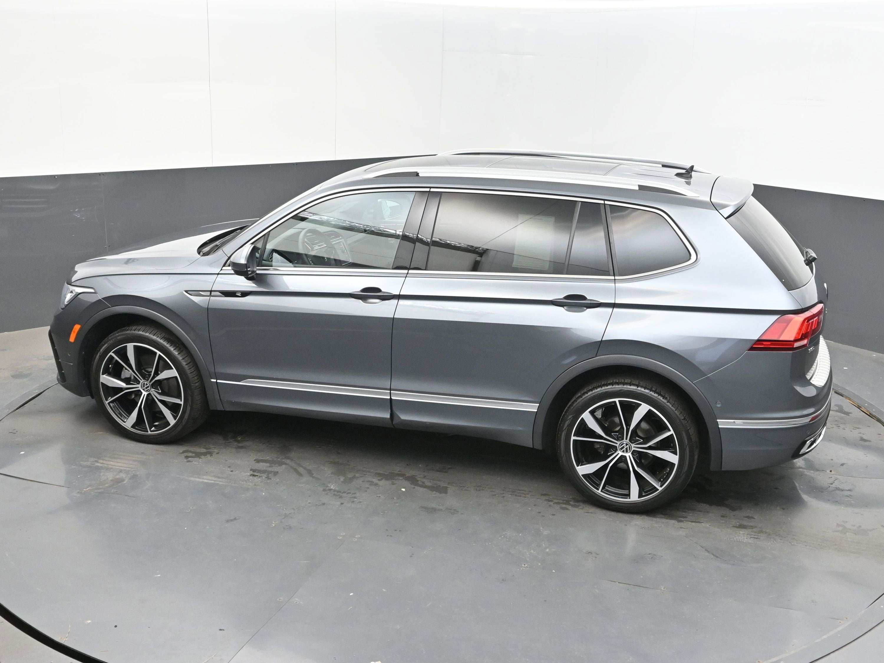 2022 Volkswagen Tiguan SEL R-Line