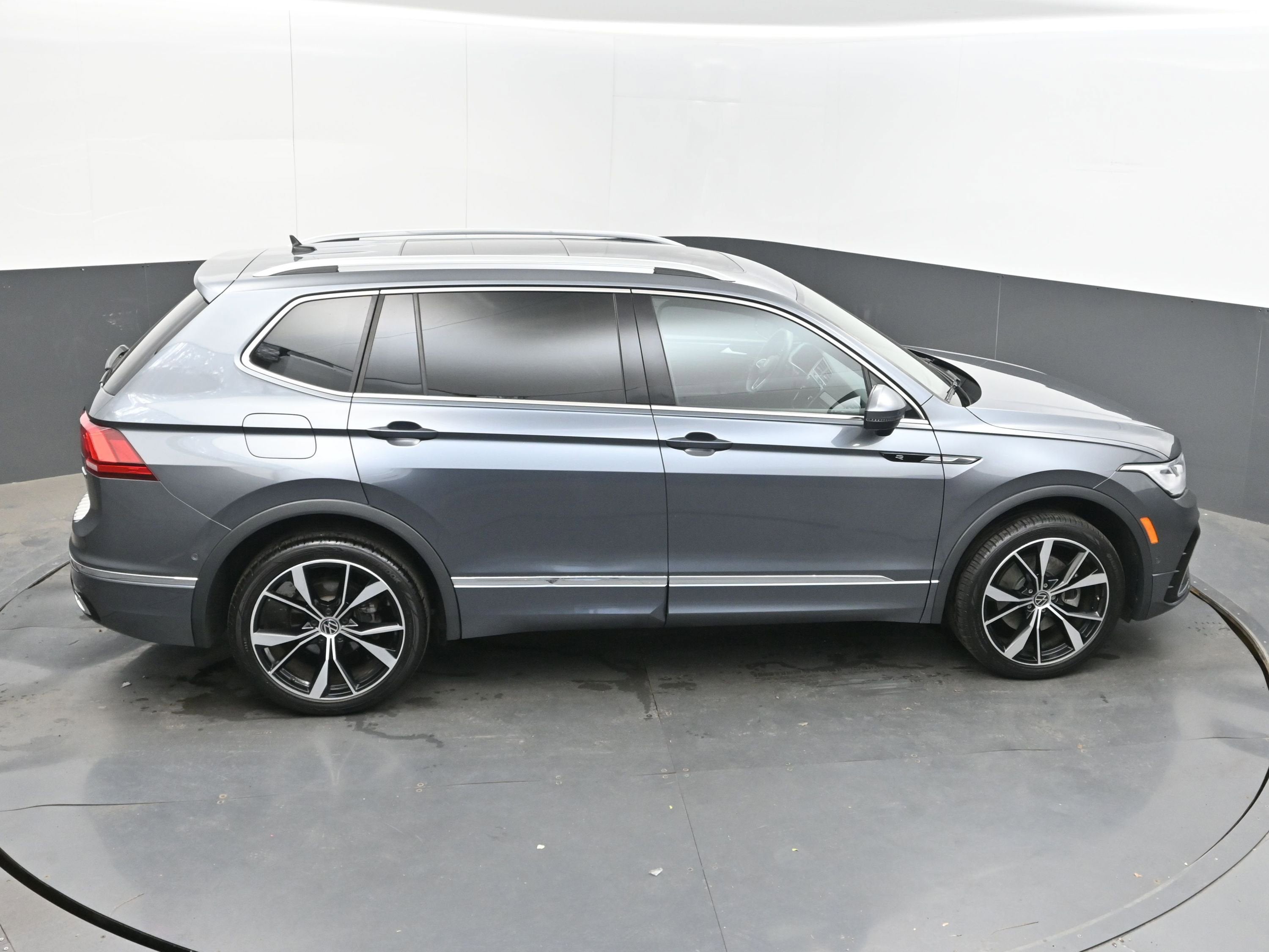 2022 Volkswagen Tiguan SEL R-Line