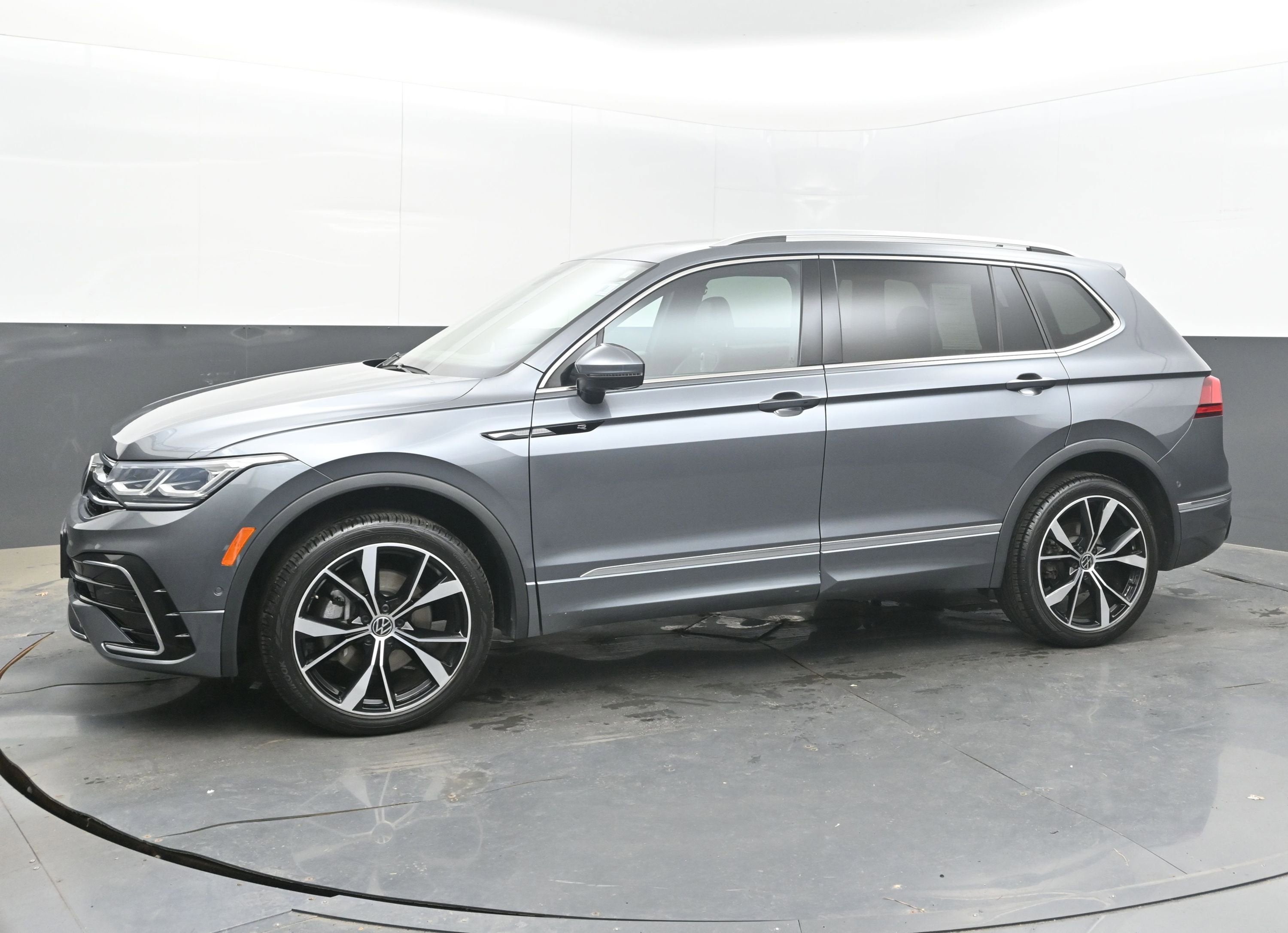 2022 Volkswagen Tiguan SEL R-Line