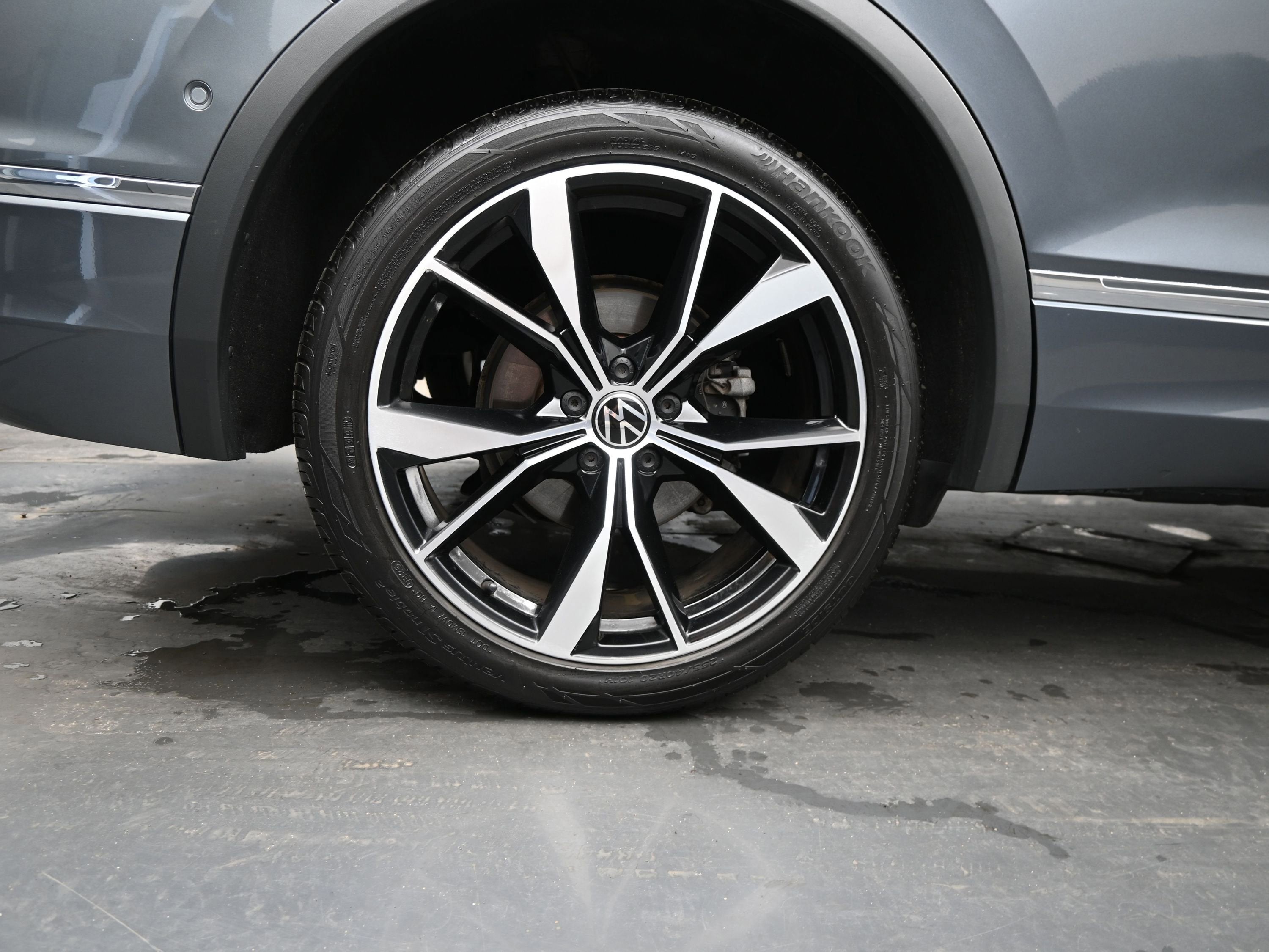 2022 Volkswagen Tiguan SEL R-Line