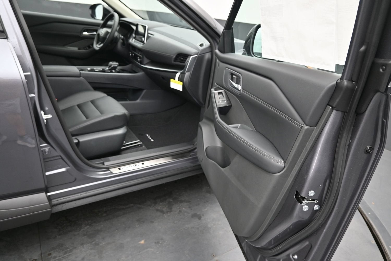 2027 Nissan ROGUE Dark Armor