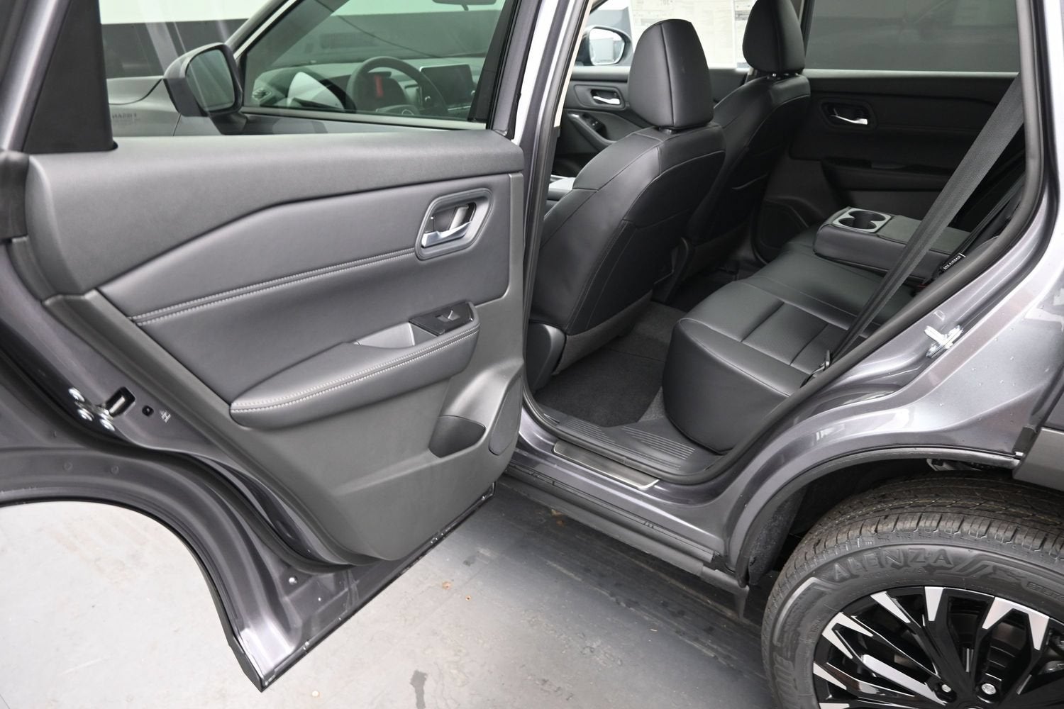2027 Nissan ROGUE Dark Armor
