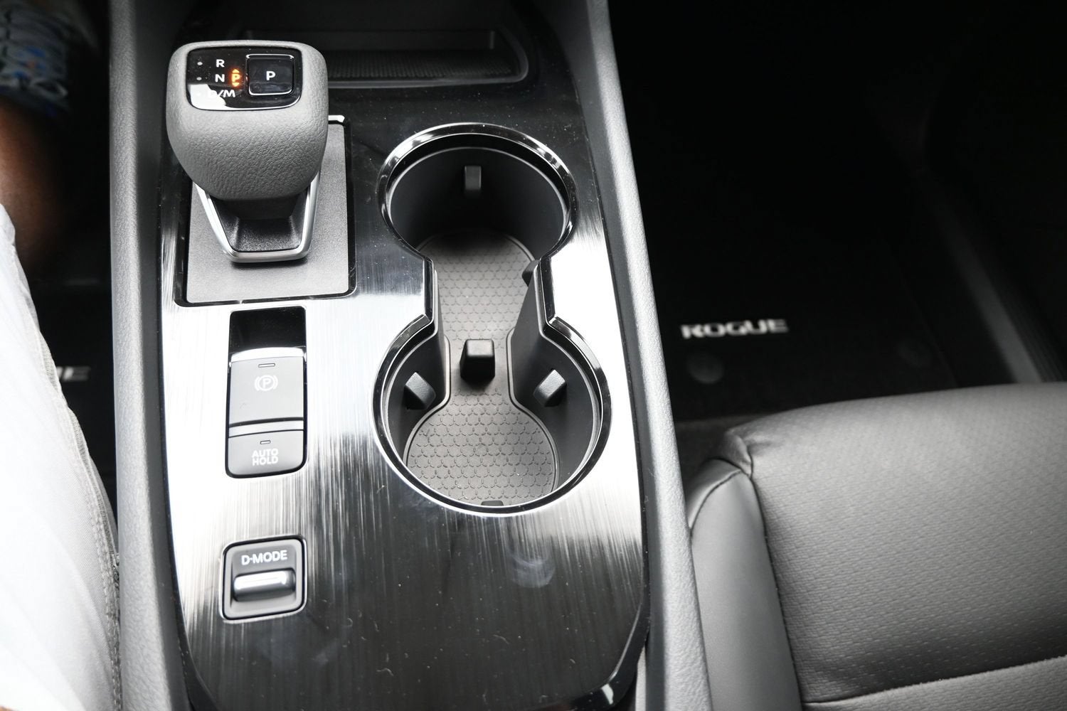 2027 Nissan ROGUE Dark Armor