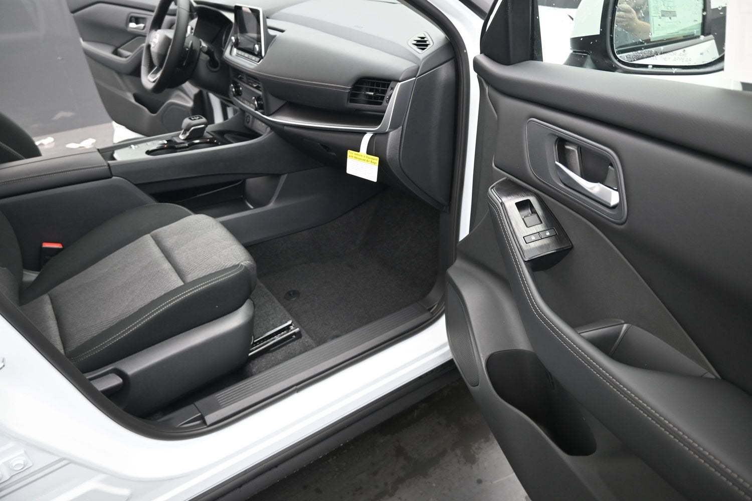 2027 Nissan Rogue SV