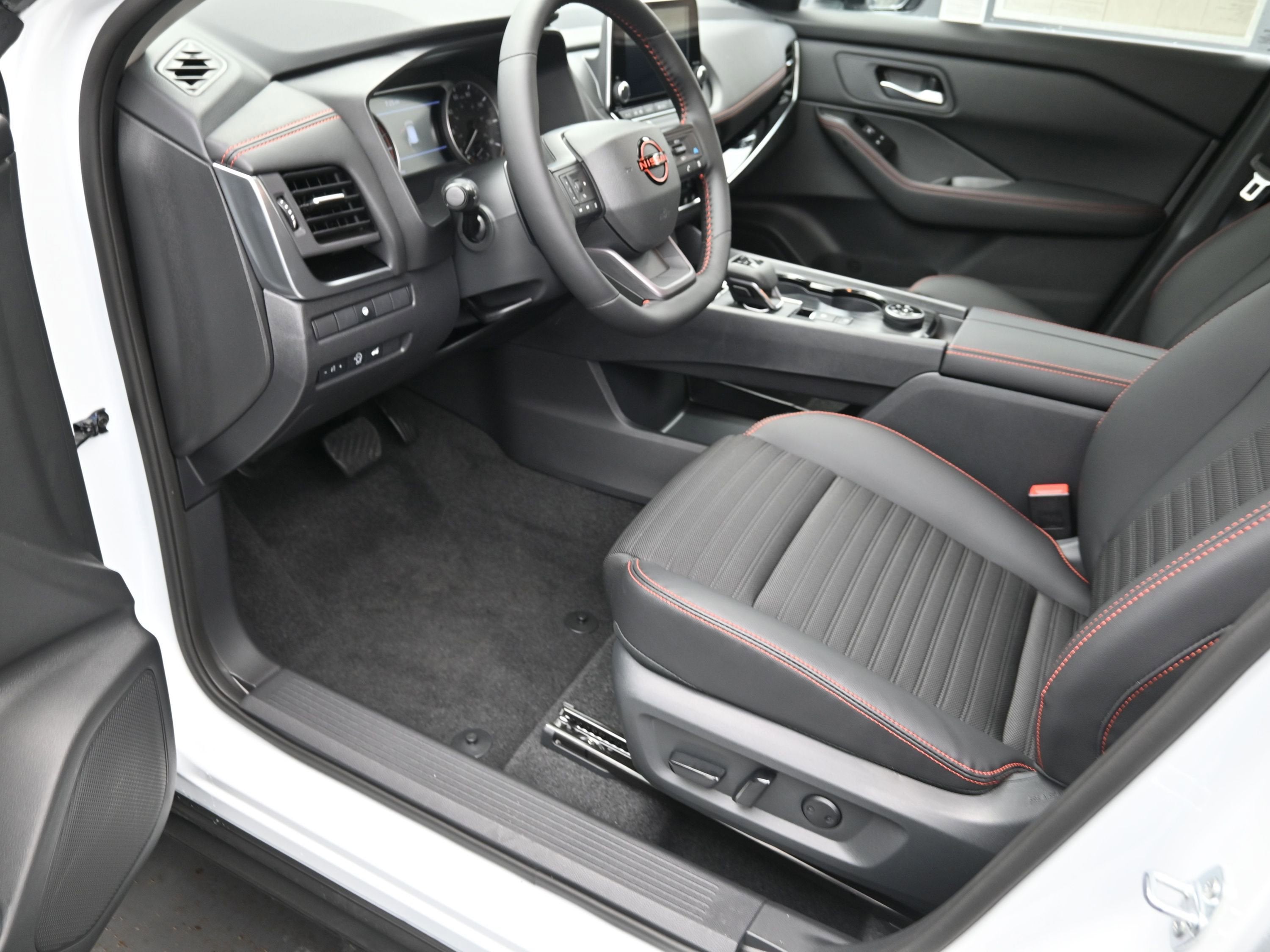 2026 Nissan ROGUE Rock Creek PREMIUM