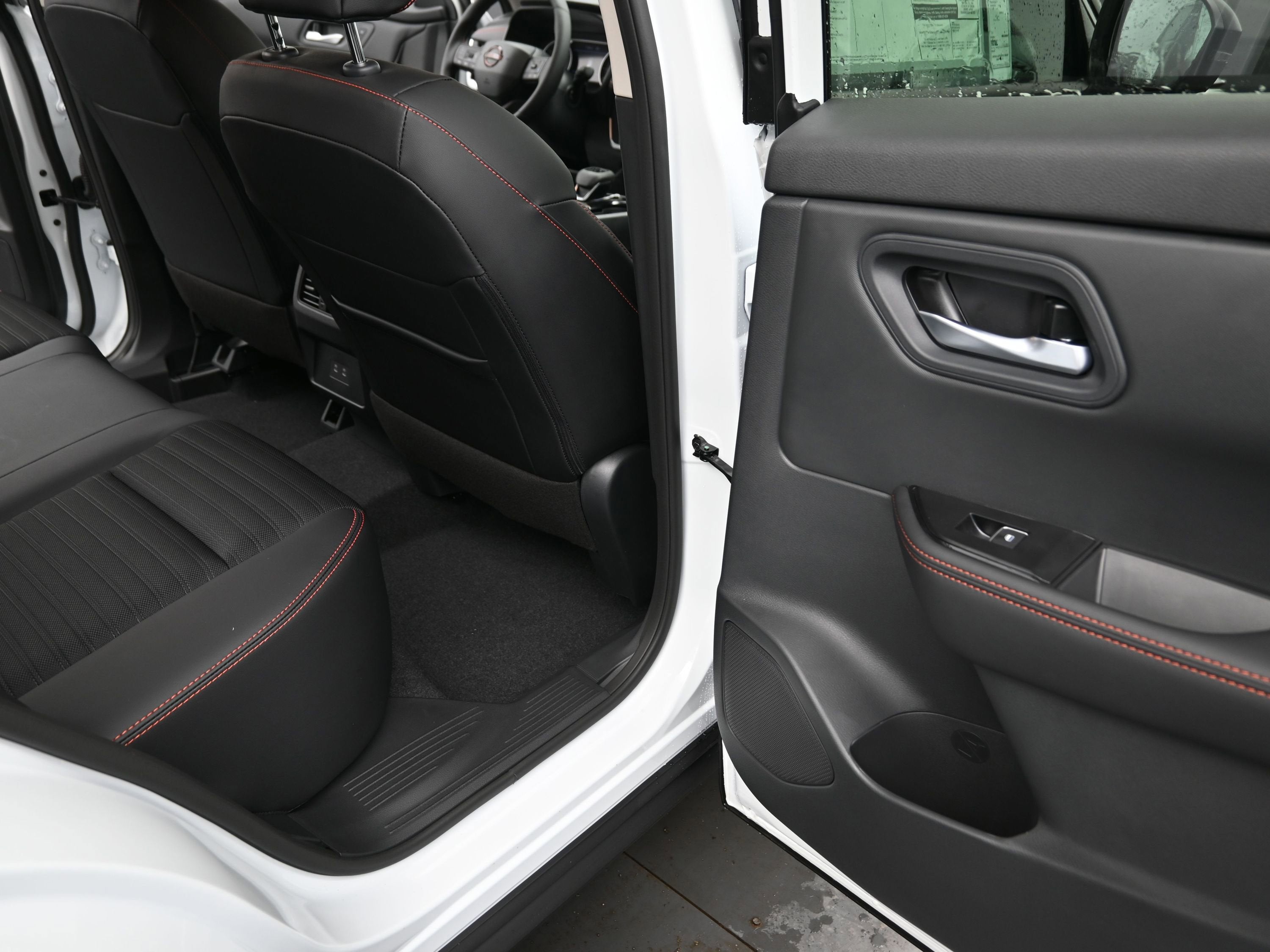 2026 Nissan ROGUE Rock Creek PREMIUM