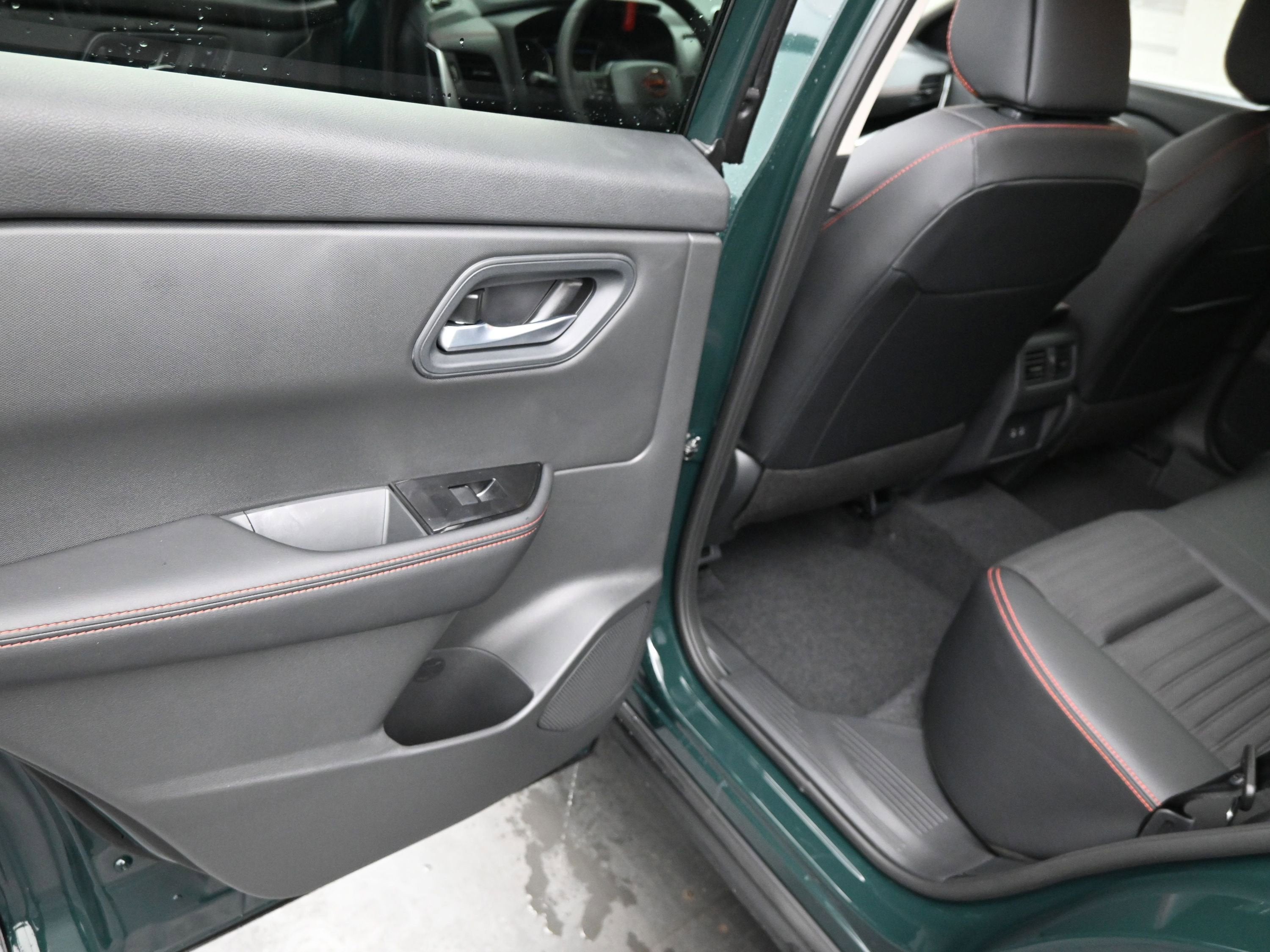 2026 Nissan ROGUE Rock Creek PREMIUM