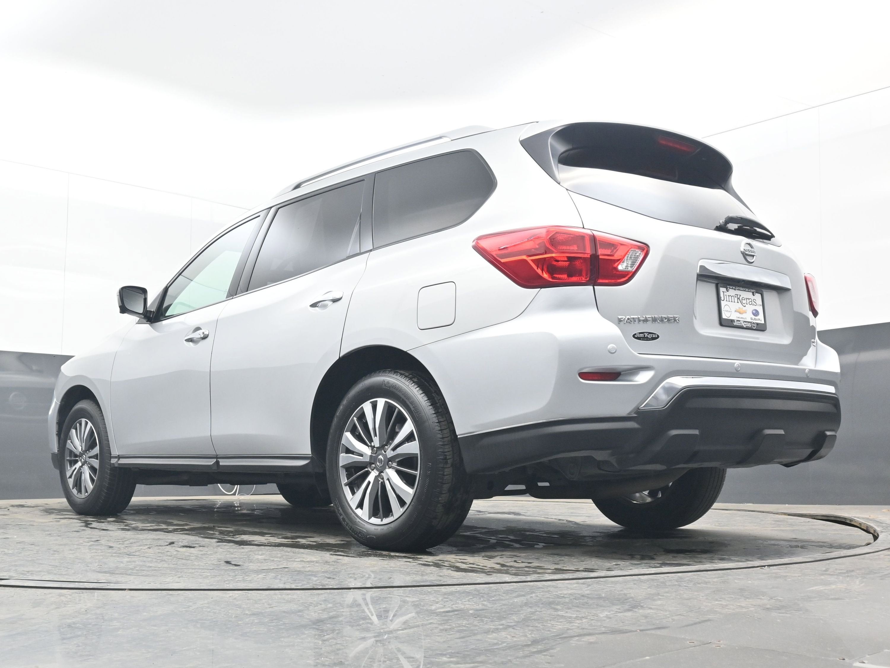 2020 Nissan Pathfinder SL