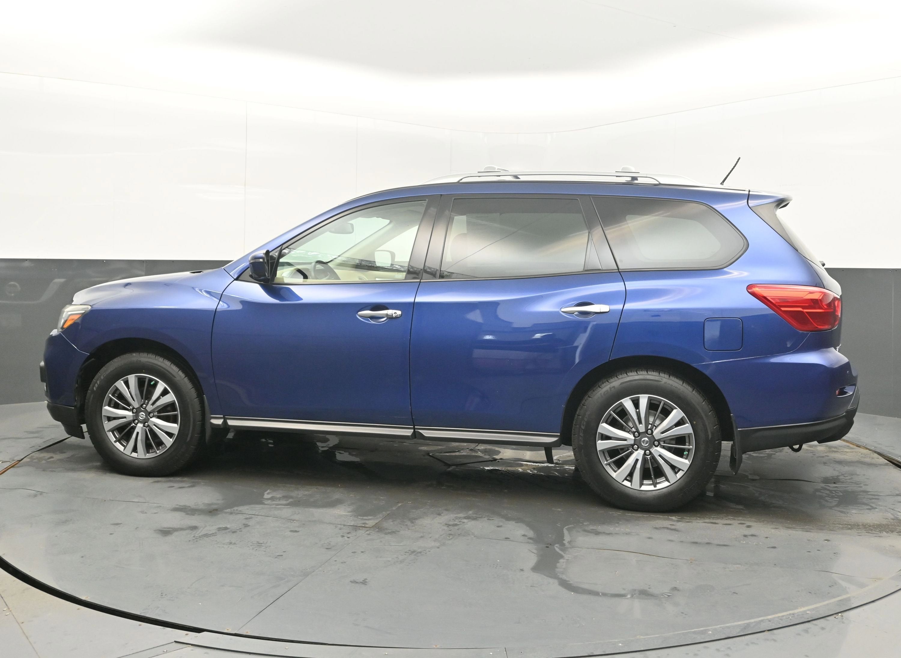 2018 Nissan Pathfinder SL