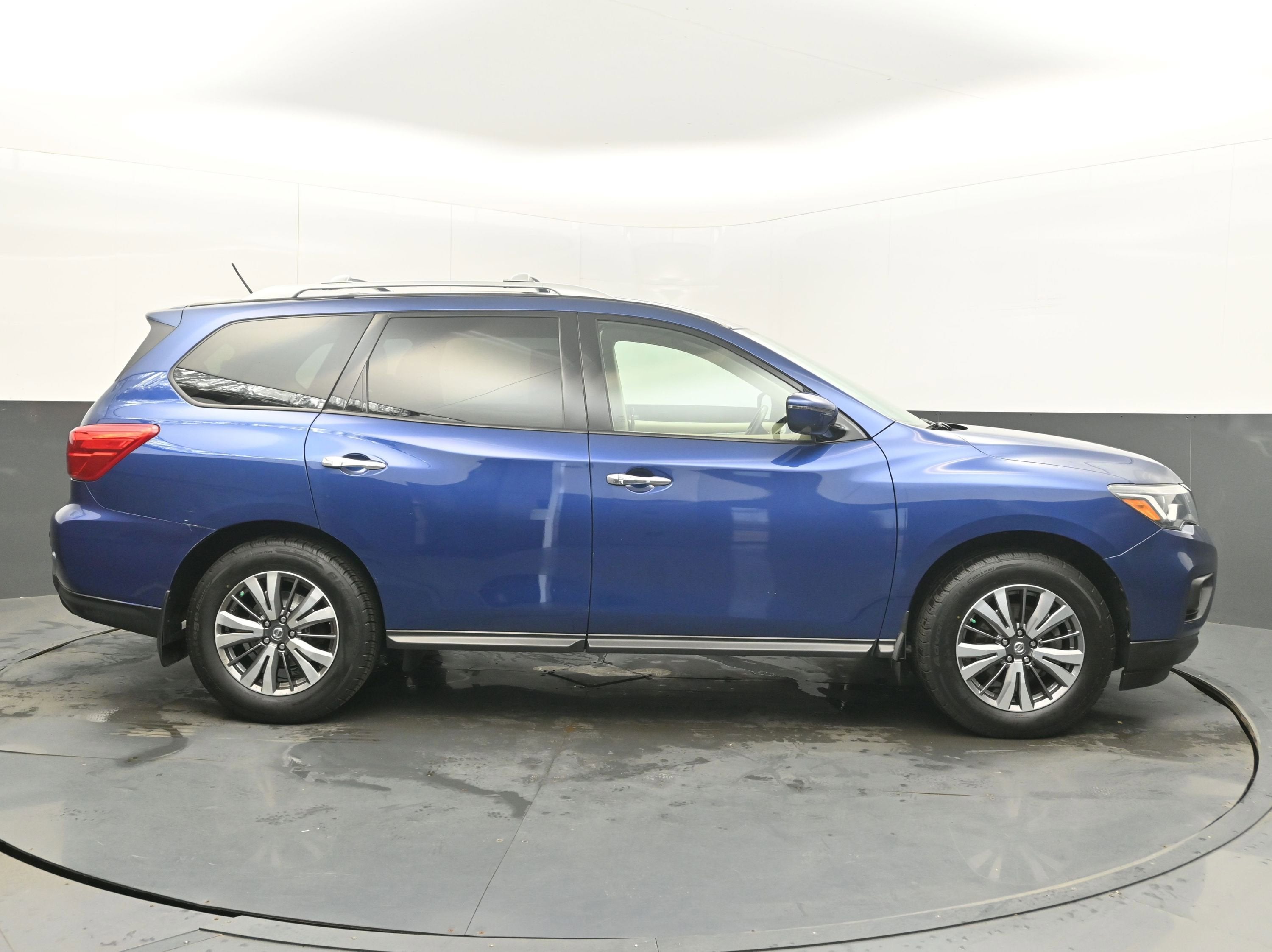 2018 Nissan Pathfinder SL