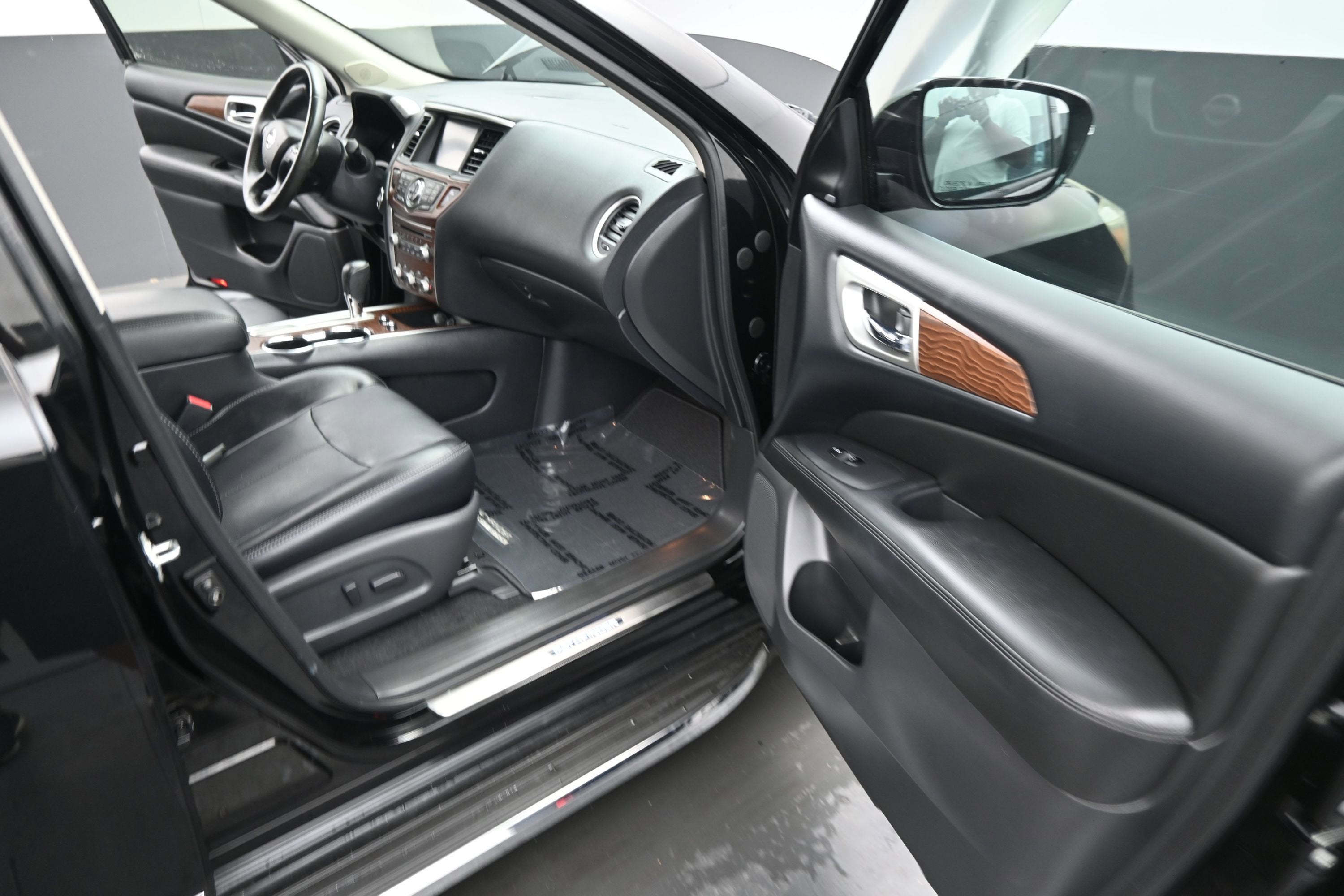 2017 Nissan Pathfinder Platinum