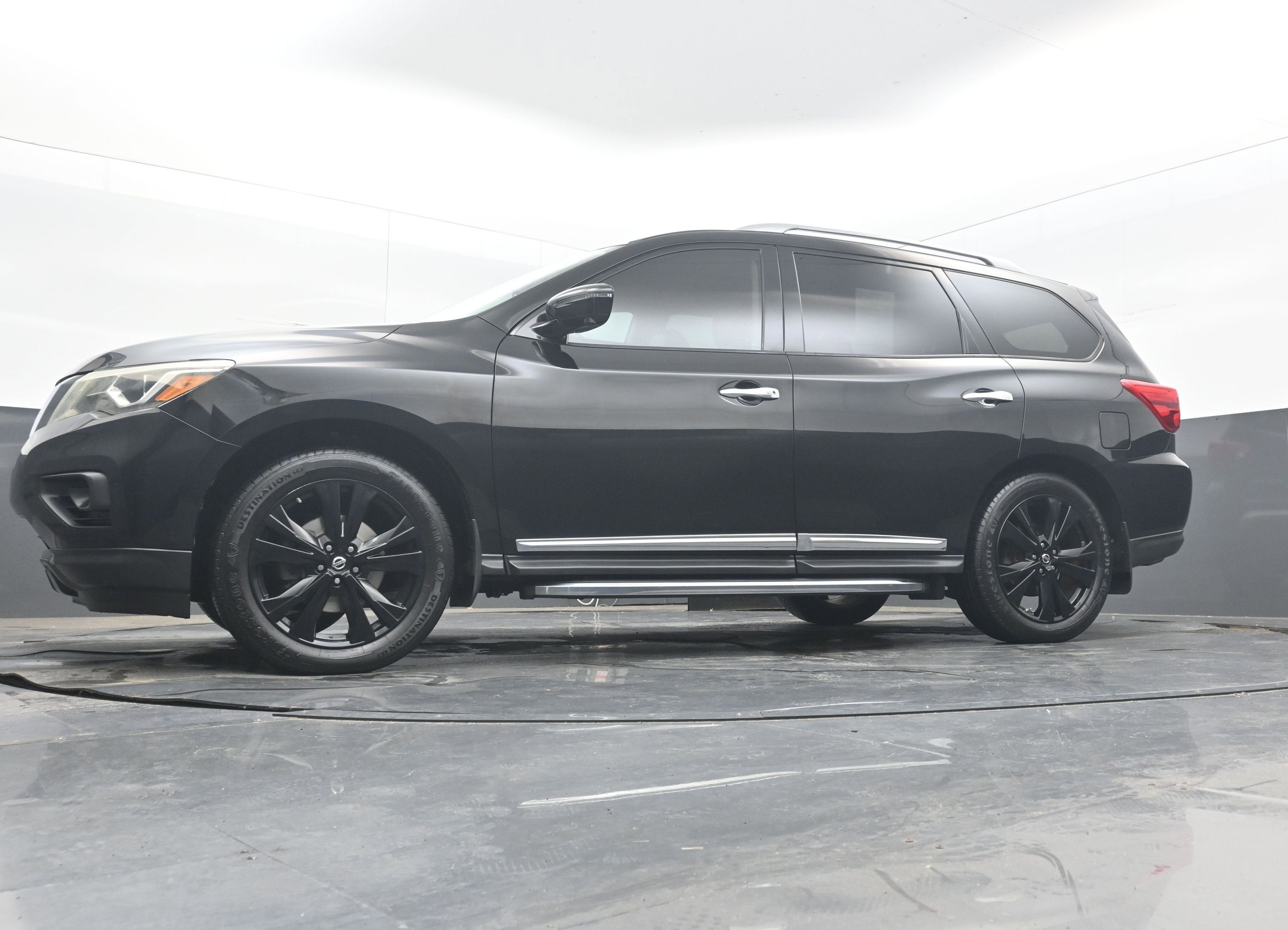 2017 Nissan Pathfinder Platinum