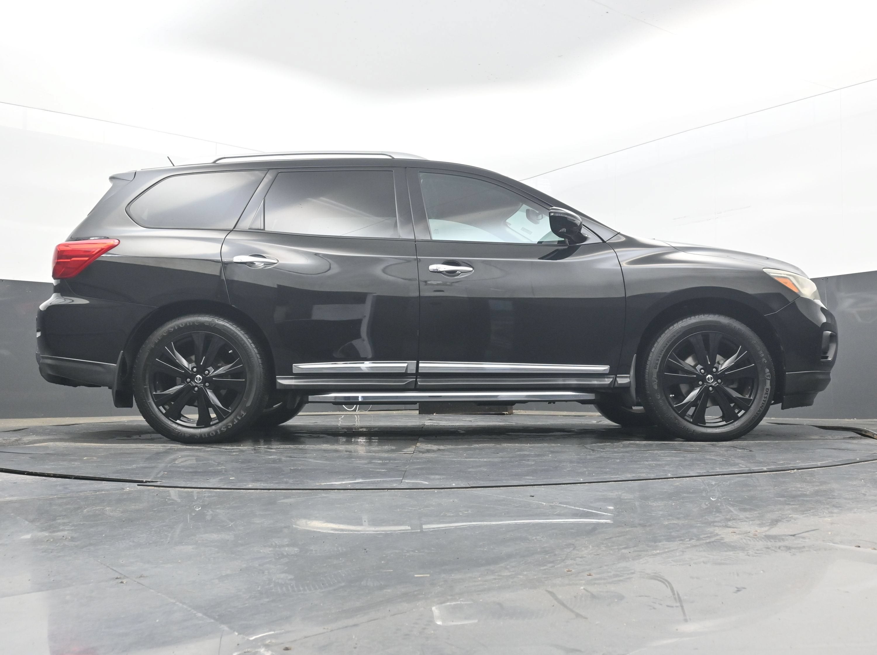 2017 Nissan Pathfinder Platinum