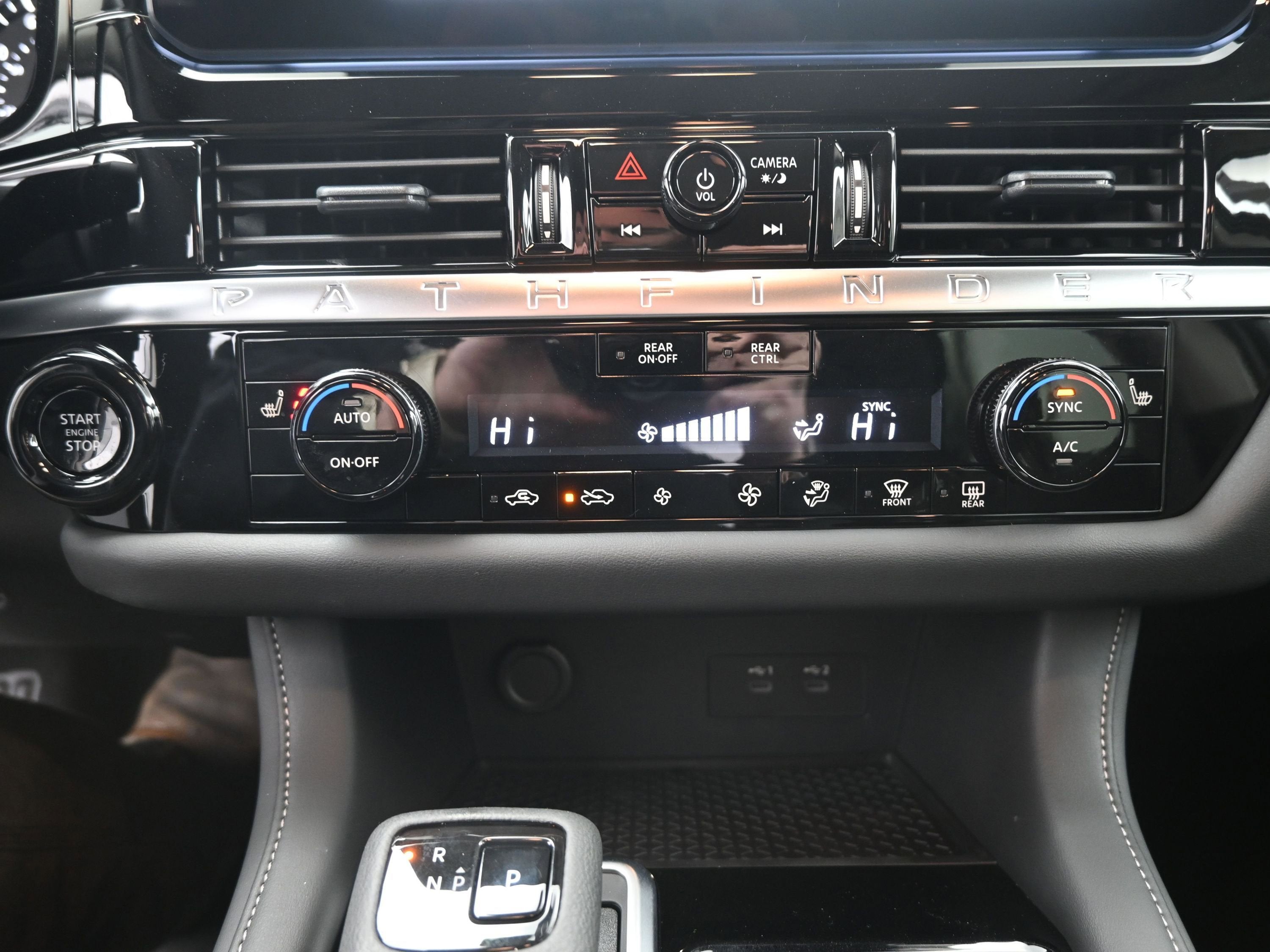 2026 Nissan PATHFINDER SV