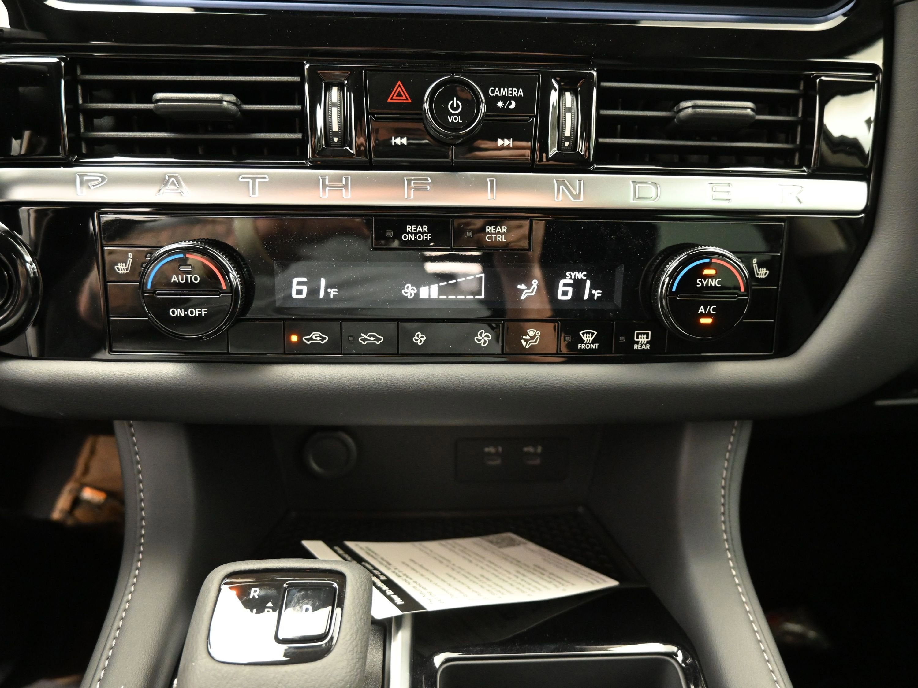 2026 Nissan PATHFINDER SV