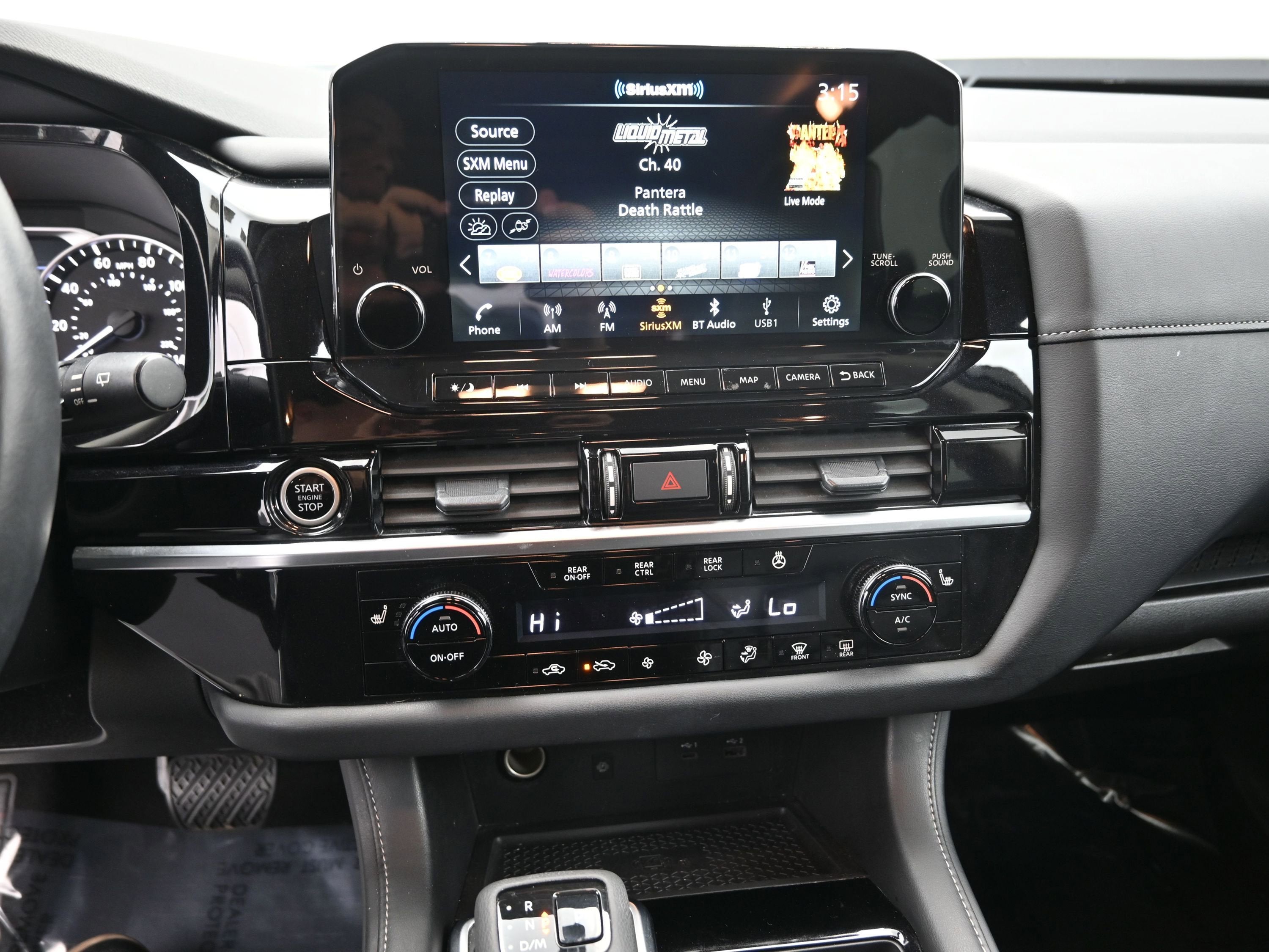 2024 Nissan Pathfinder SL