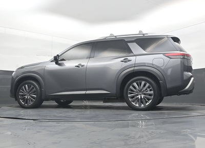 2022 Nissan Pathfinder SL