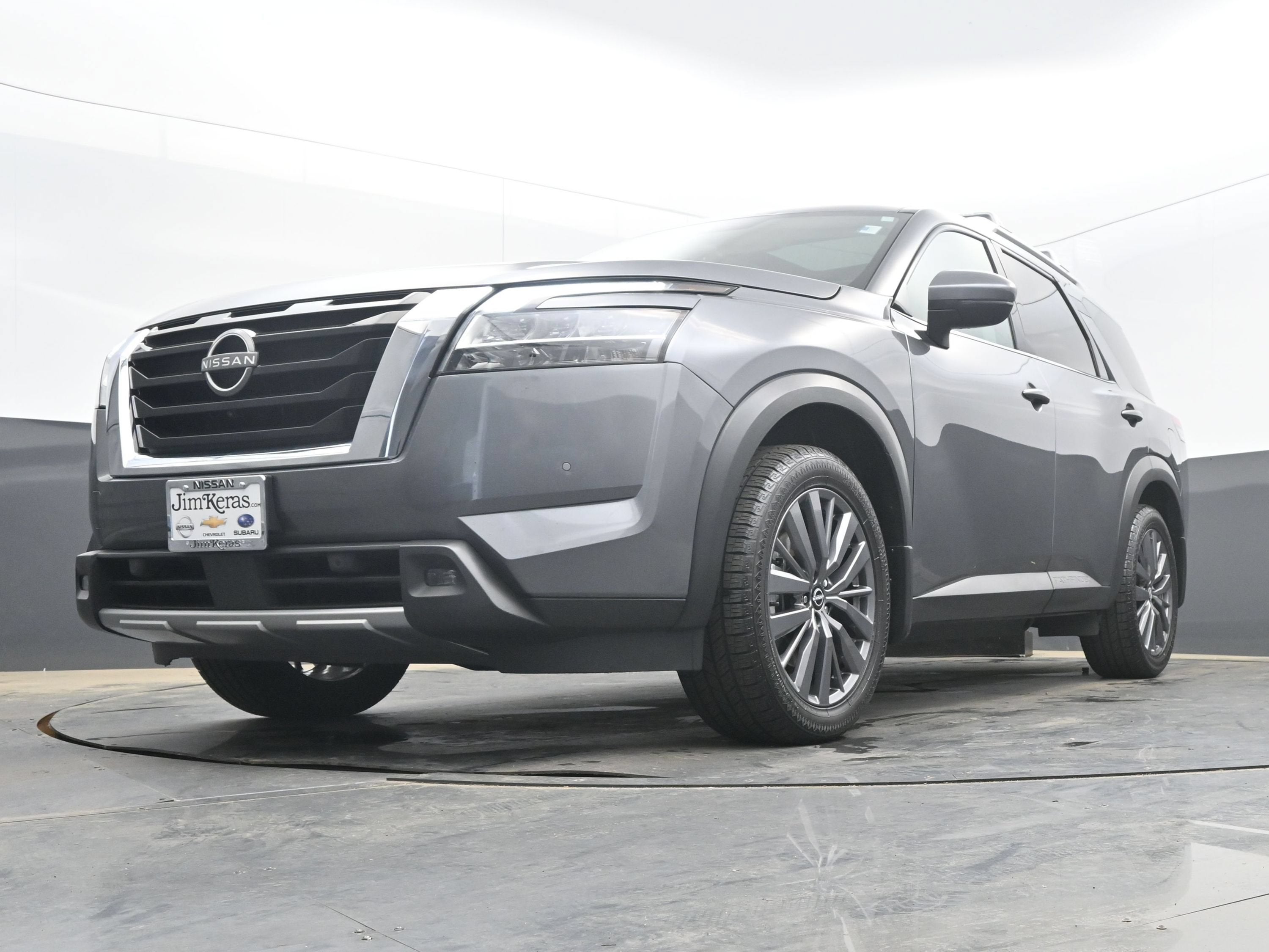 2022 Nissan Pathfinder SL
