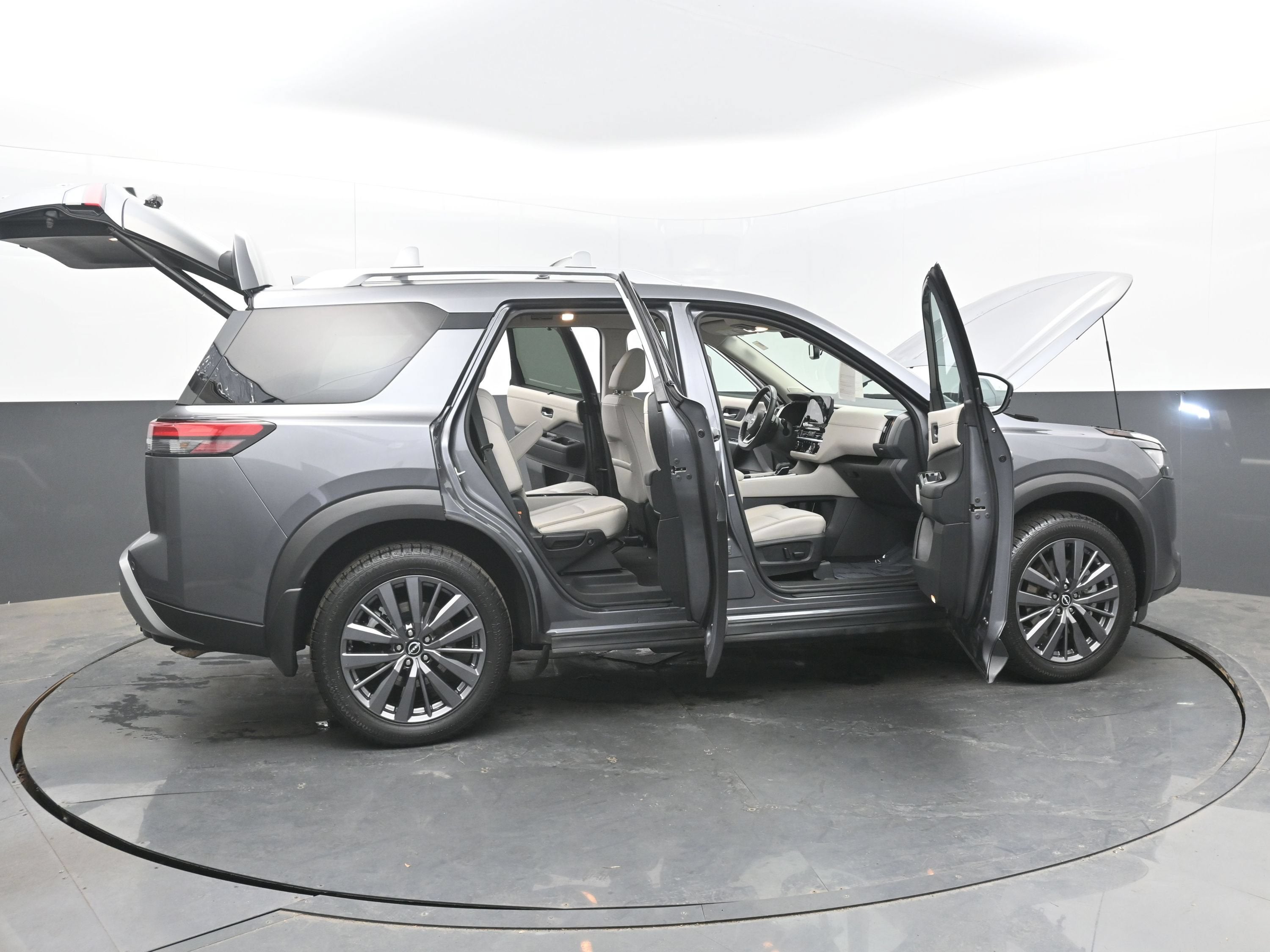 2022 Nissan Pathfinder SL