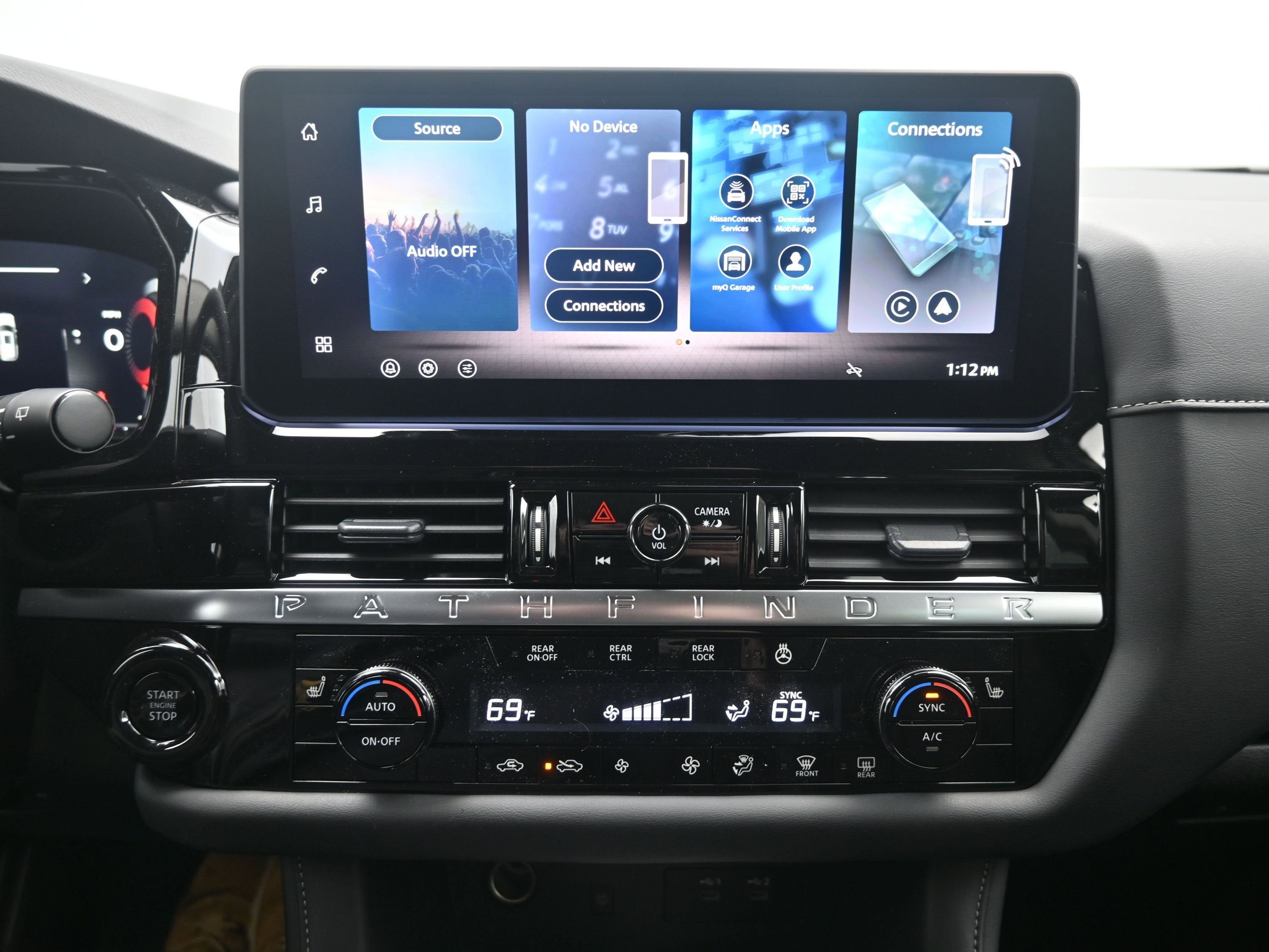 2026 Nissan PATHFINDER SL