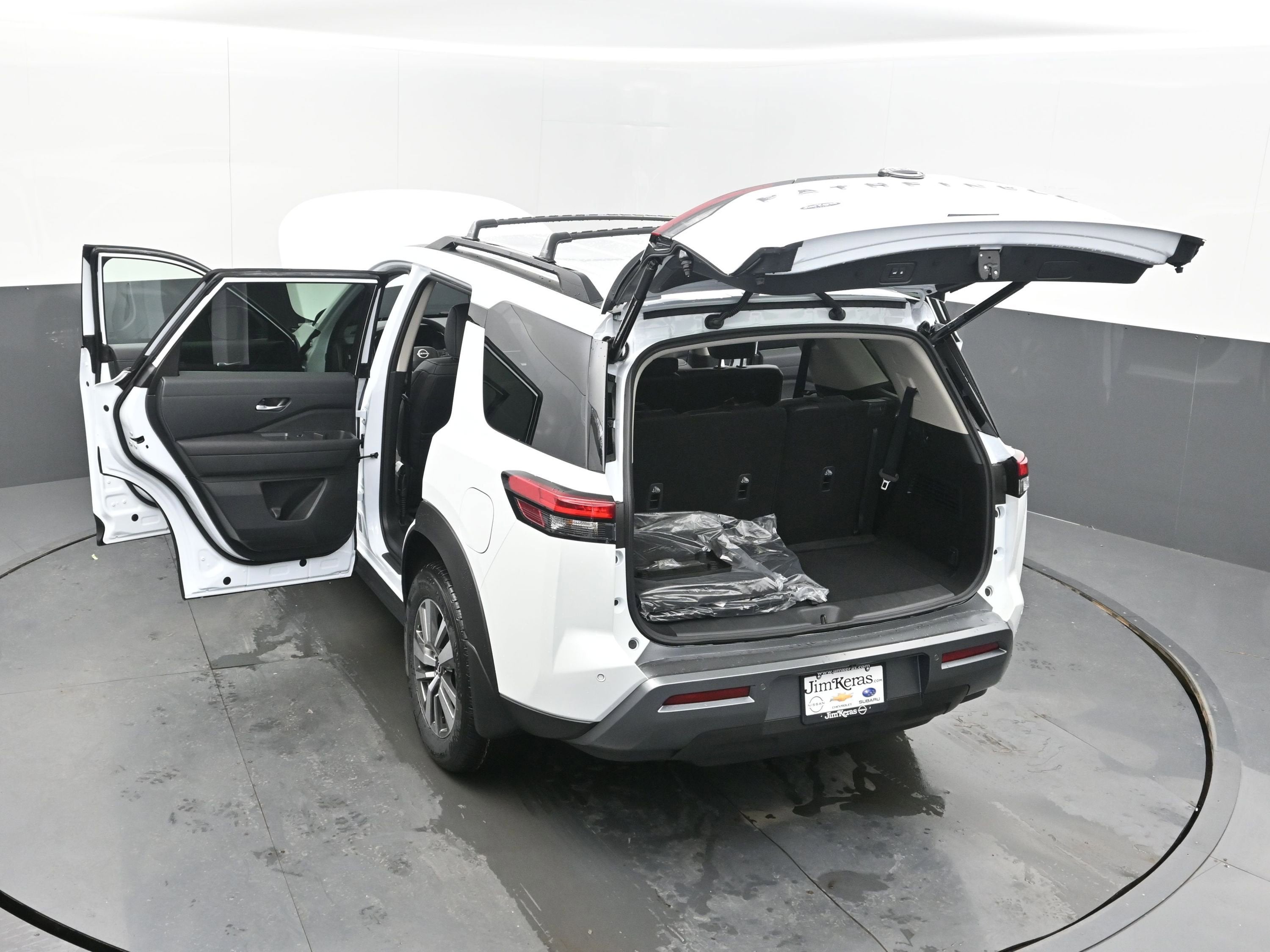 2026 Nissan PATHFINDER SL