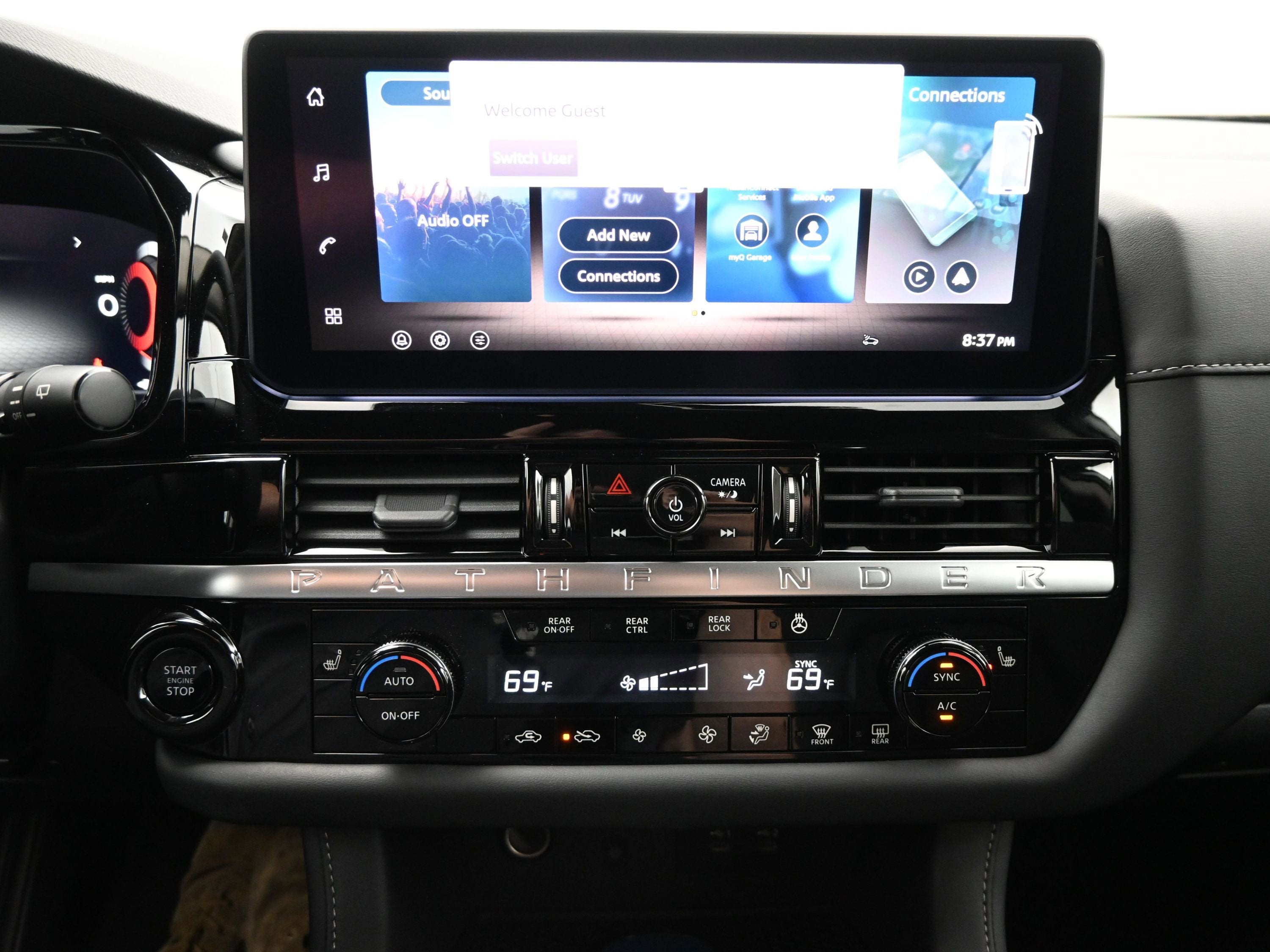 2026 Nissan PATHFINDER SL