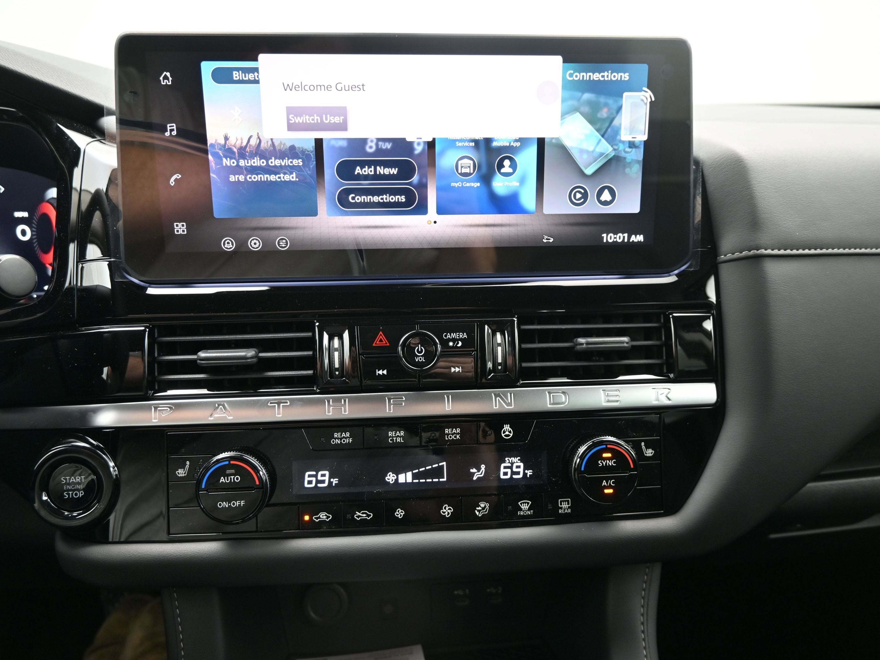 2026 Nissan PATHFINDER SL