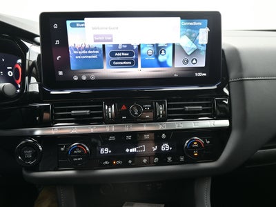 2026 Nissan PATHFINDER SL