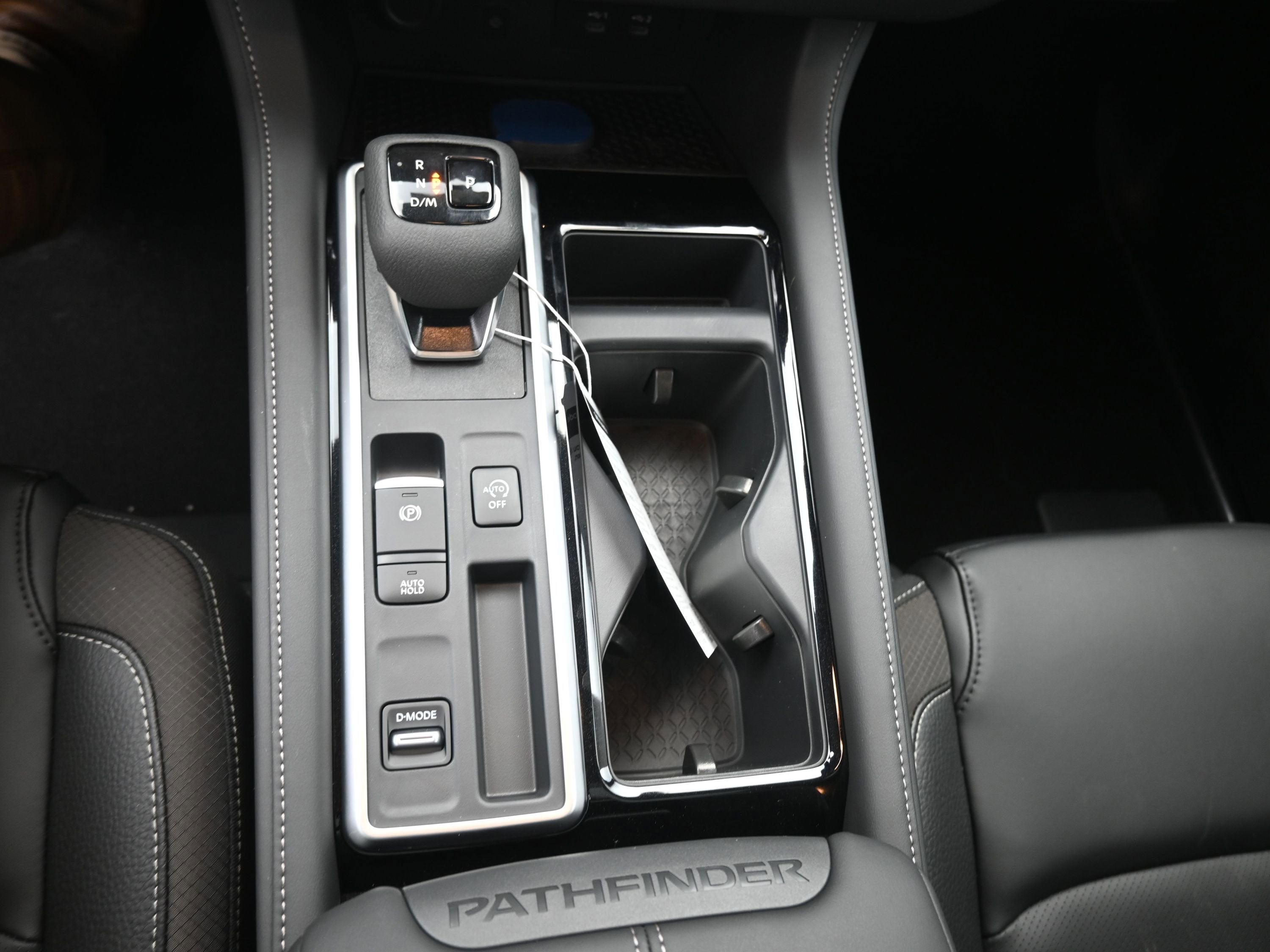 2026 Nissan PATHFINDER SL PREMIUM