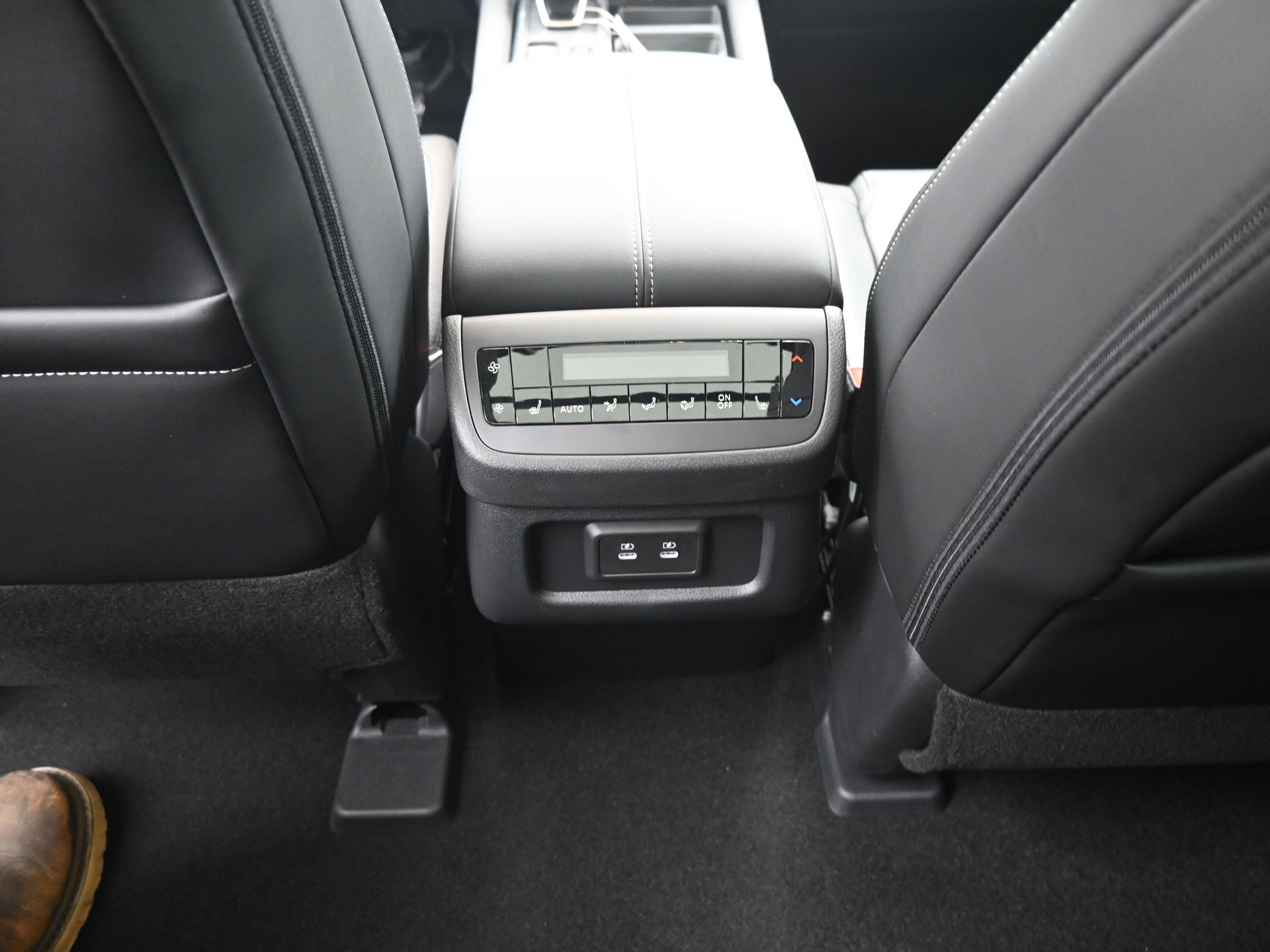 2026 Nissan PATHFINDER SL PREMIUM