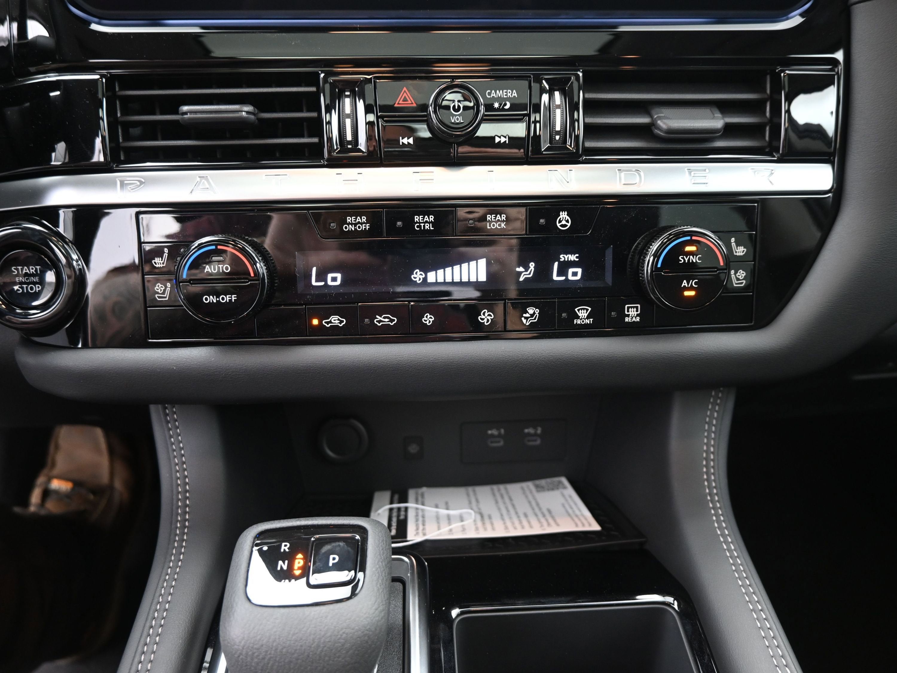 2026 Nissan PATHFINDER Platinum