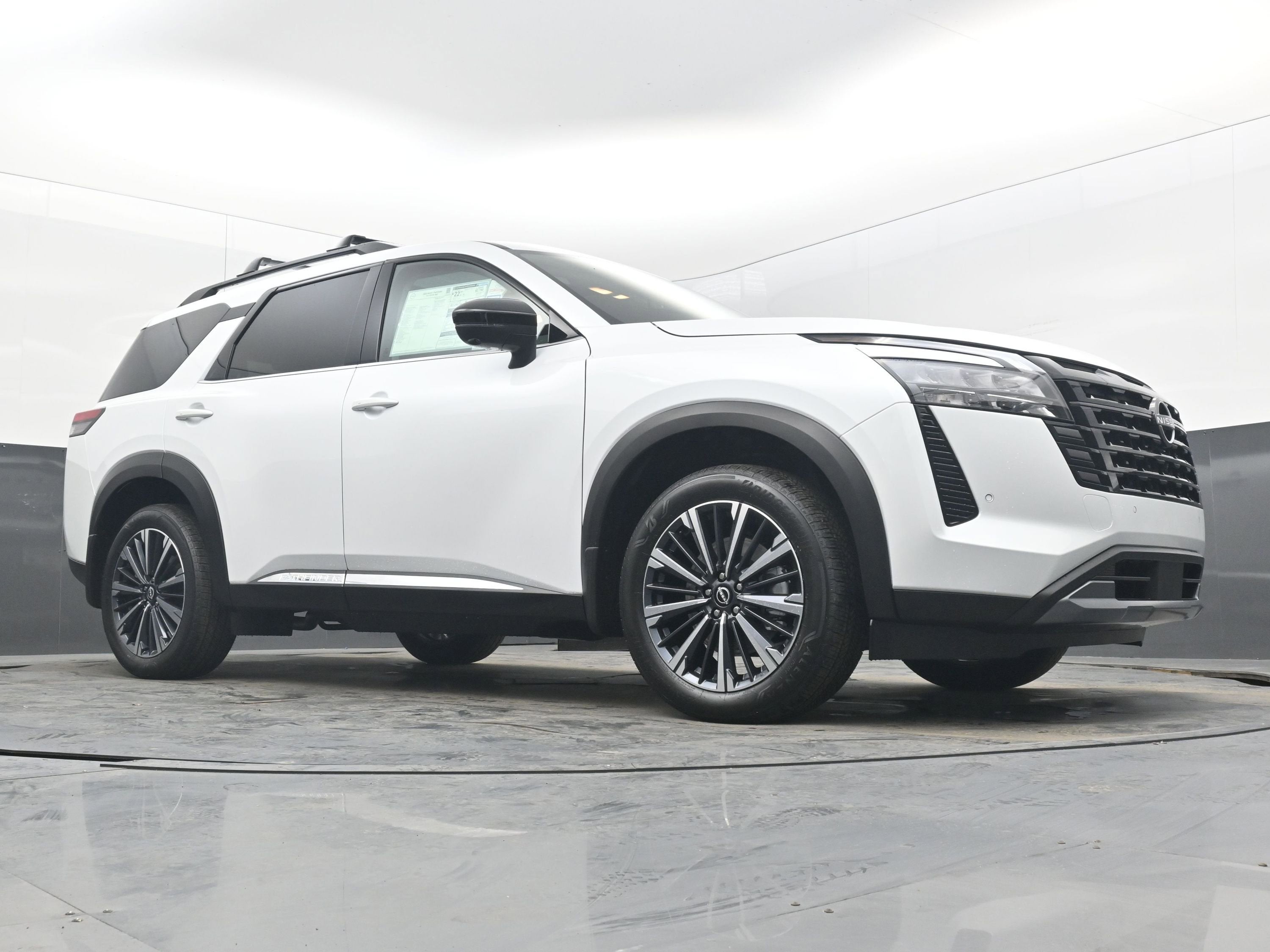 2026 Nissan PATHFINDER PLAT