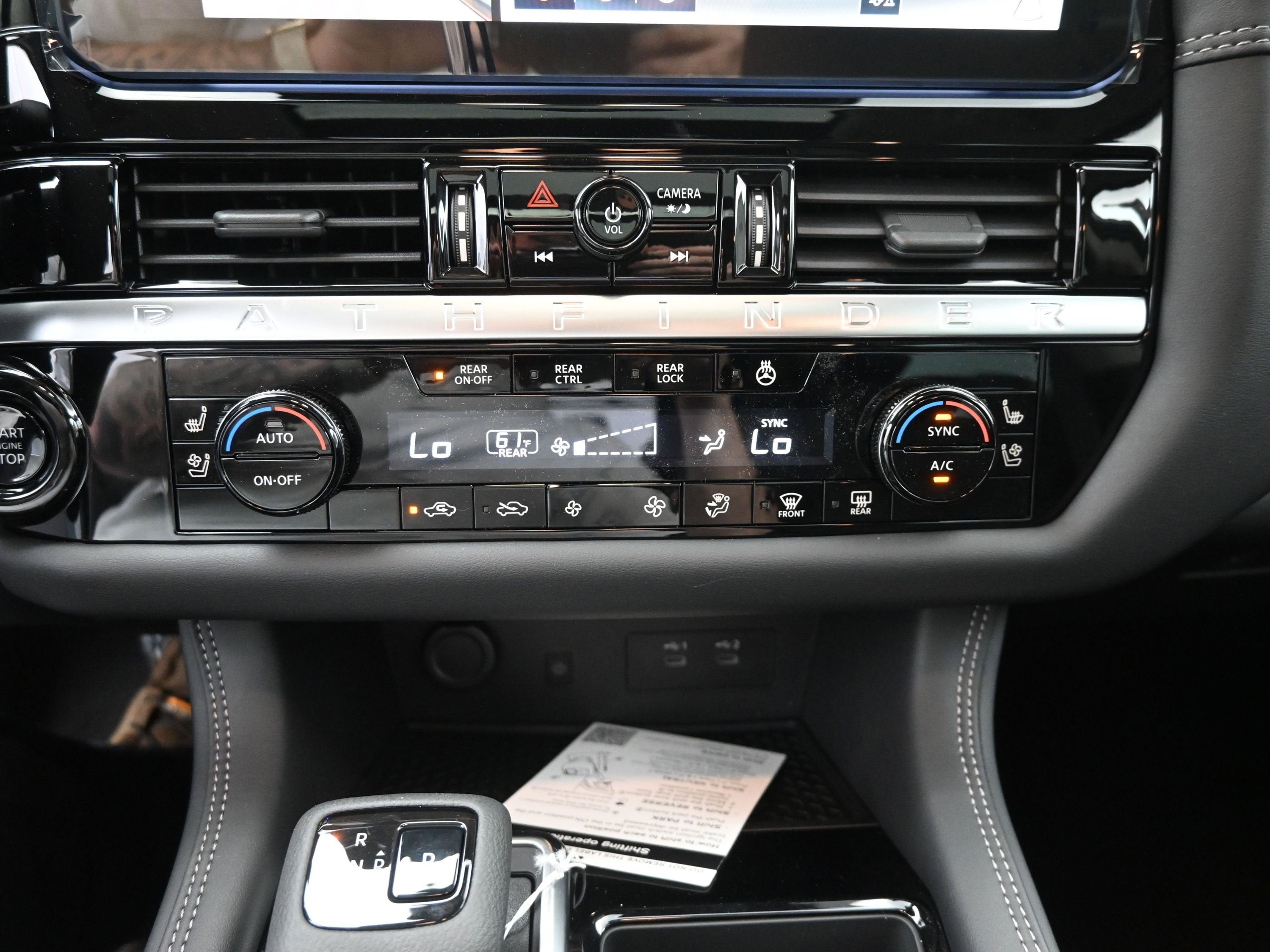 2026 Nissan PATHFINDER Platinum