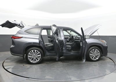 2022 Toyota Highlander Platinum