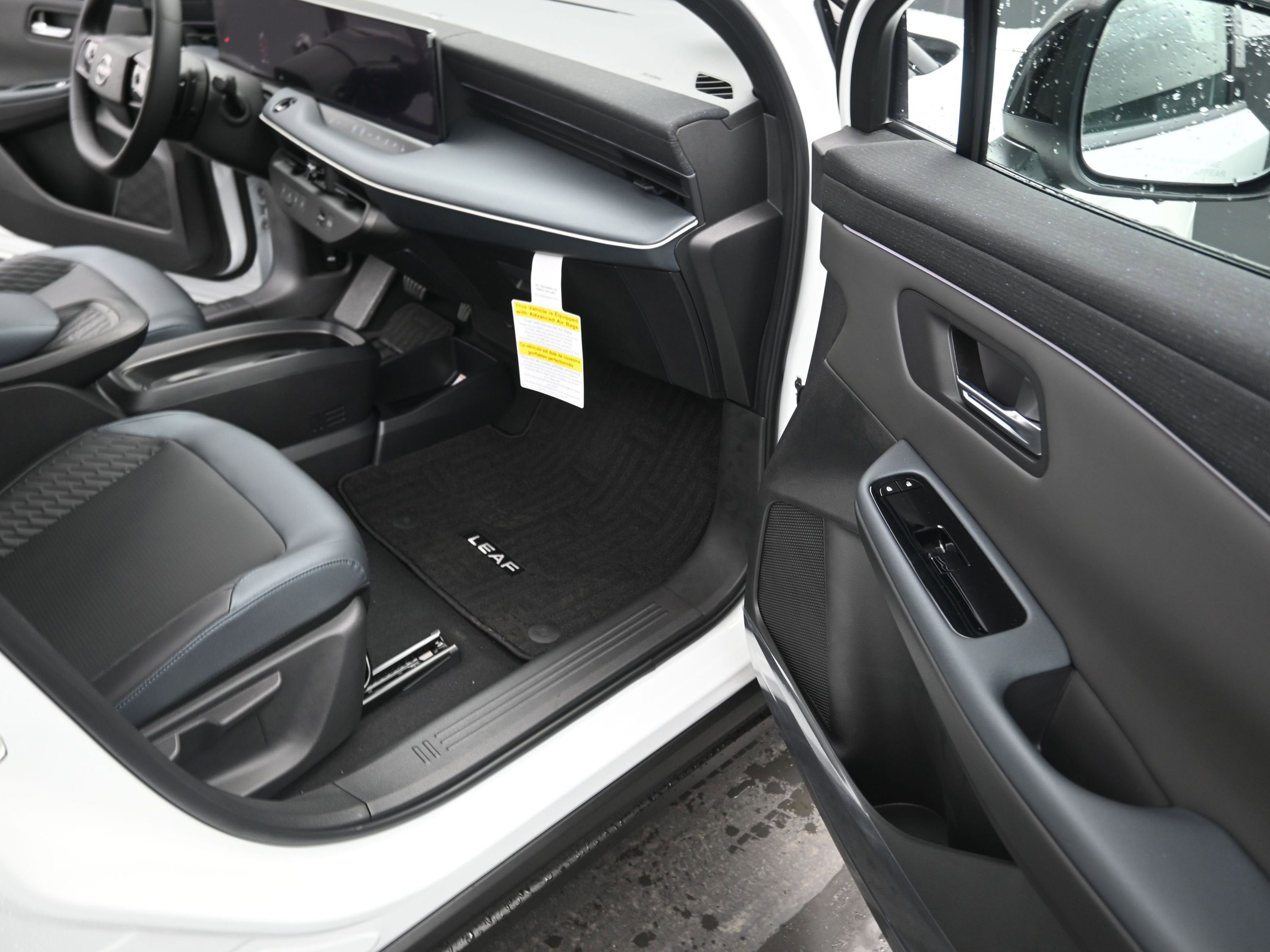 2026 Nissan LEAF PLATINUM+