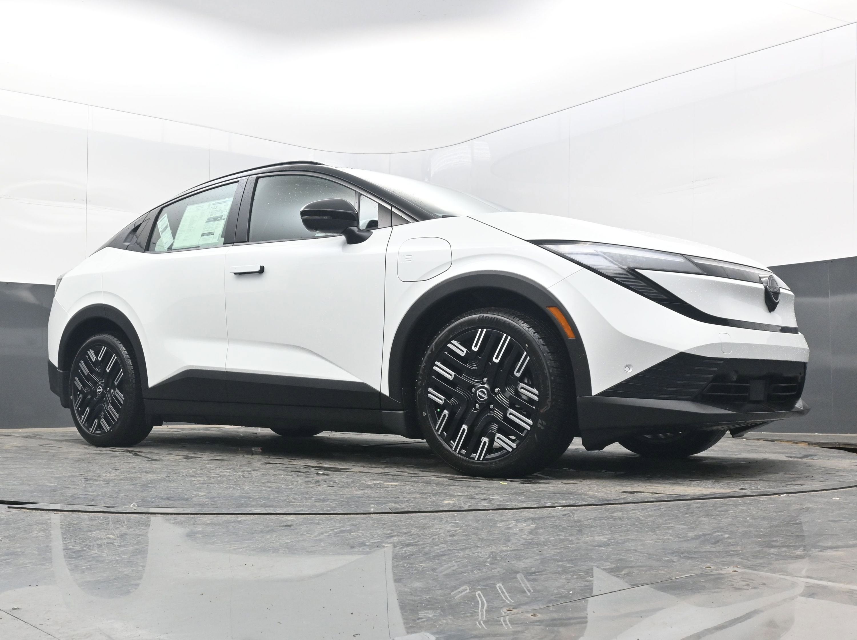 2026 Nissan LEAF PLATINUM+