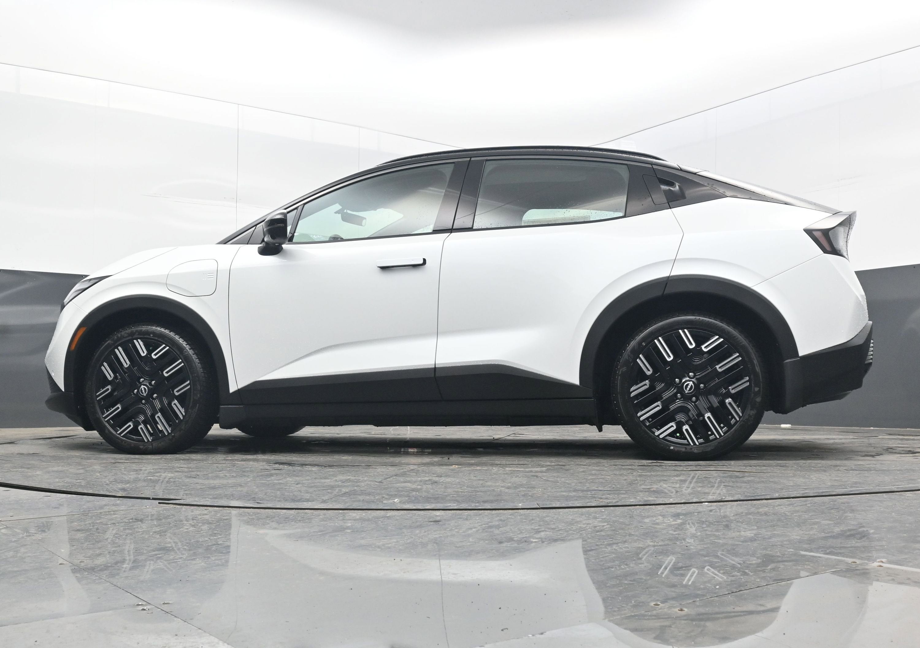 2026 Nissan LEAF PLATINUM+