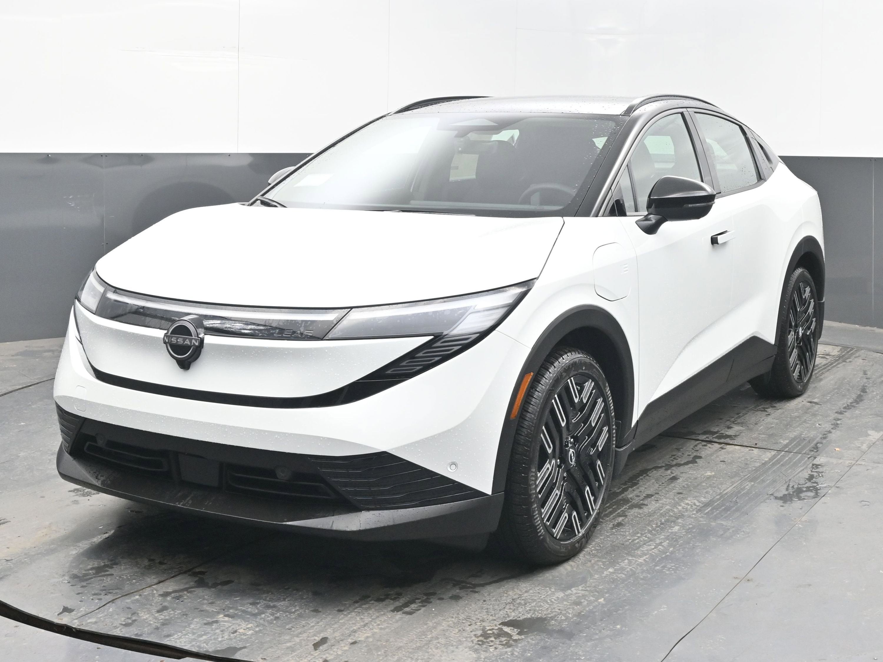 2026 Nissan LEAF PLATINUM+