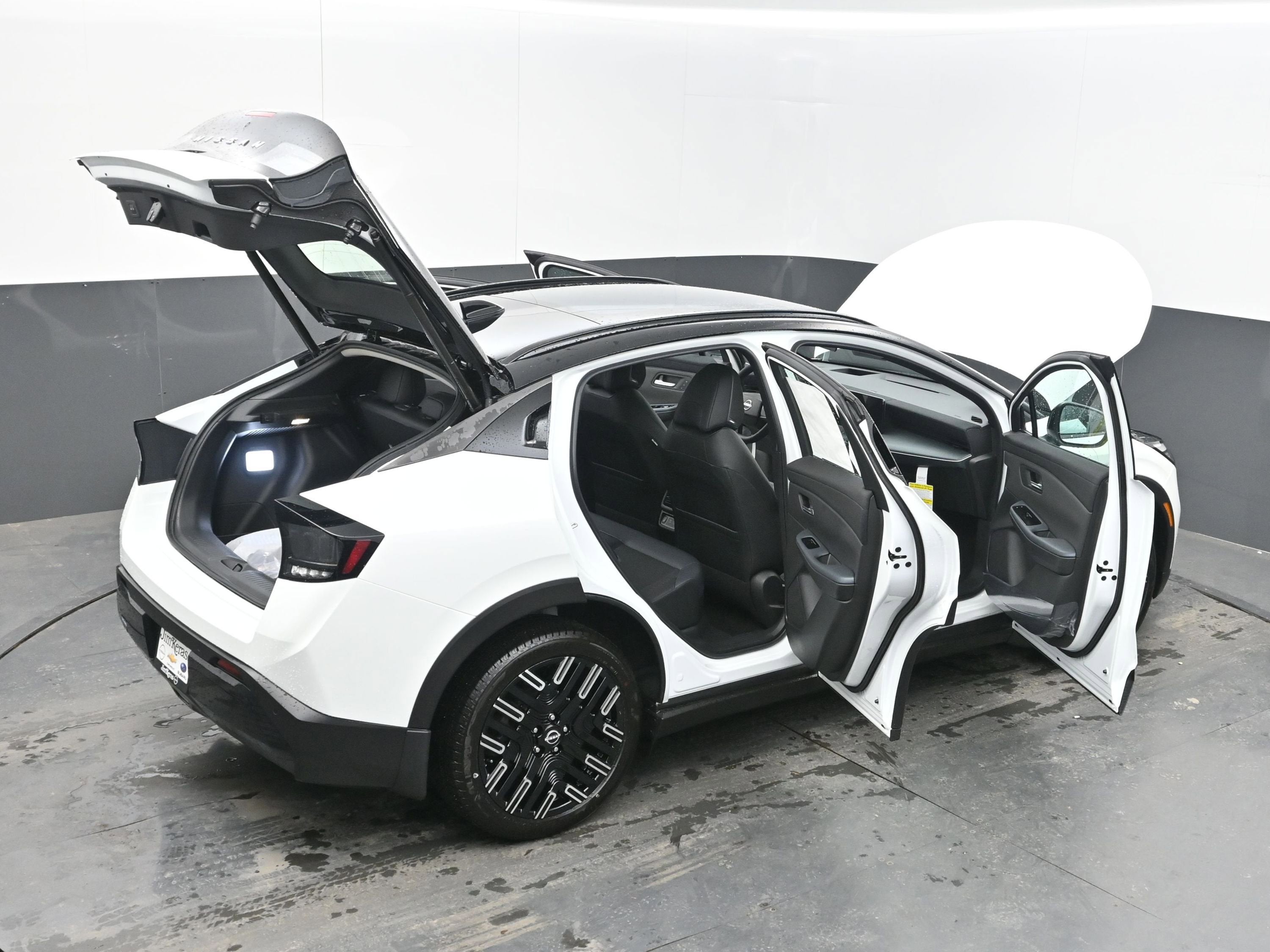 2026 Nissan LEAF PLATINUM+