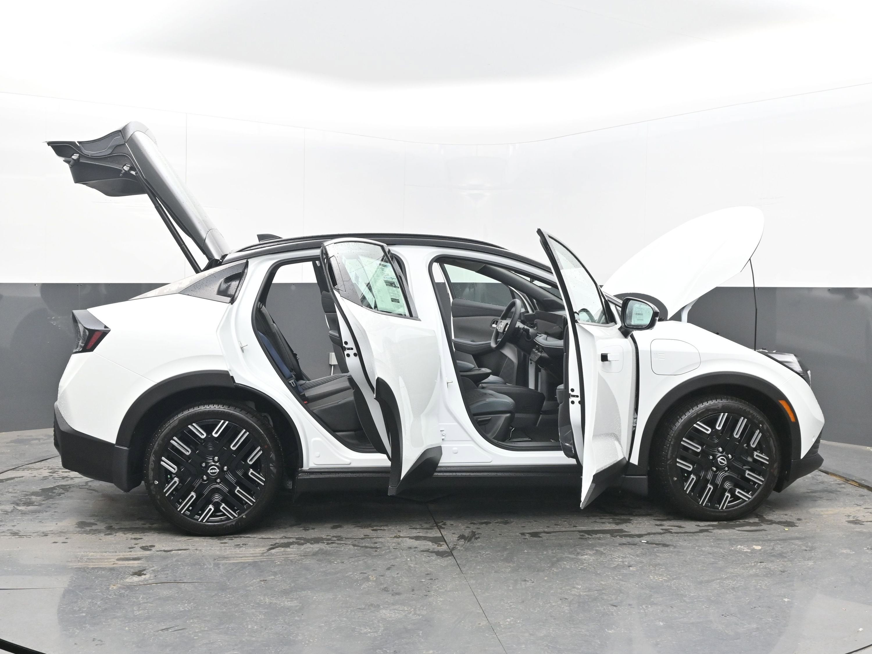 2026 Nissan LEAF PLATINUM+