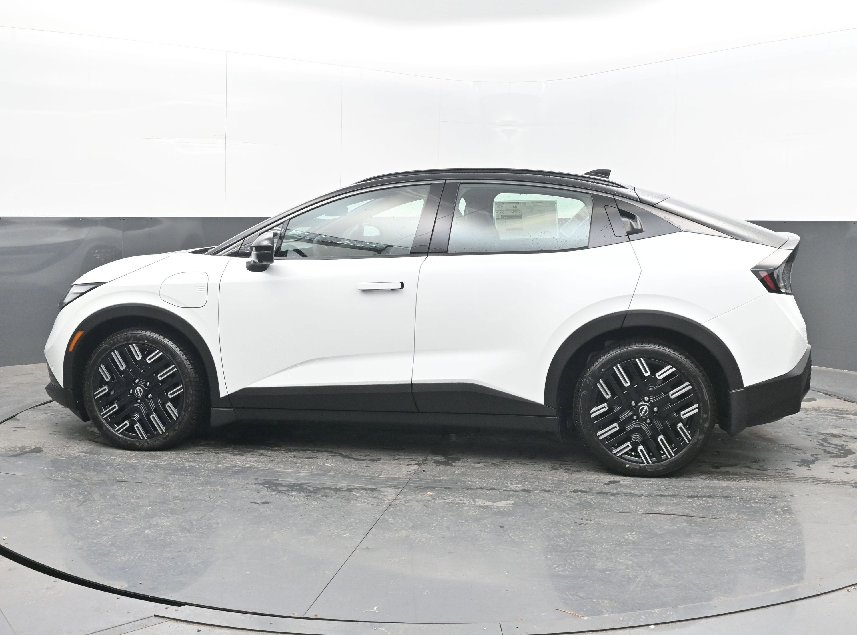 2026 Nissan LEAF PLATINUM+