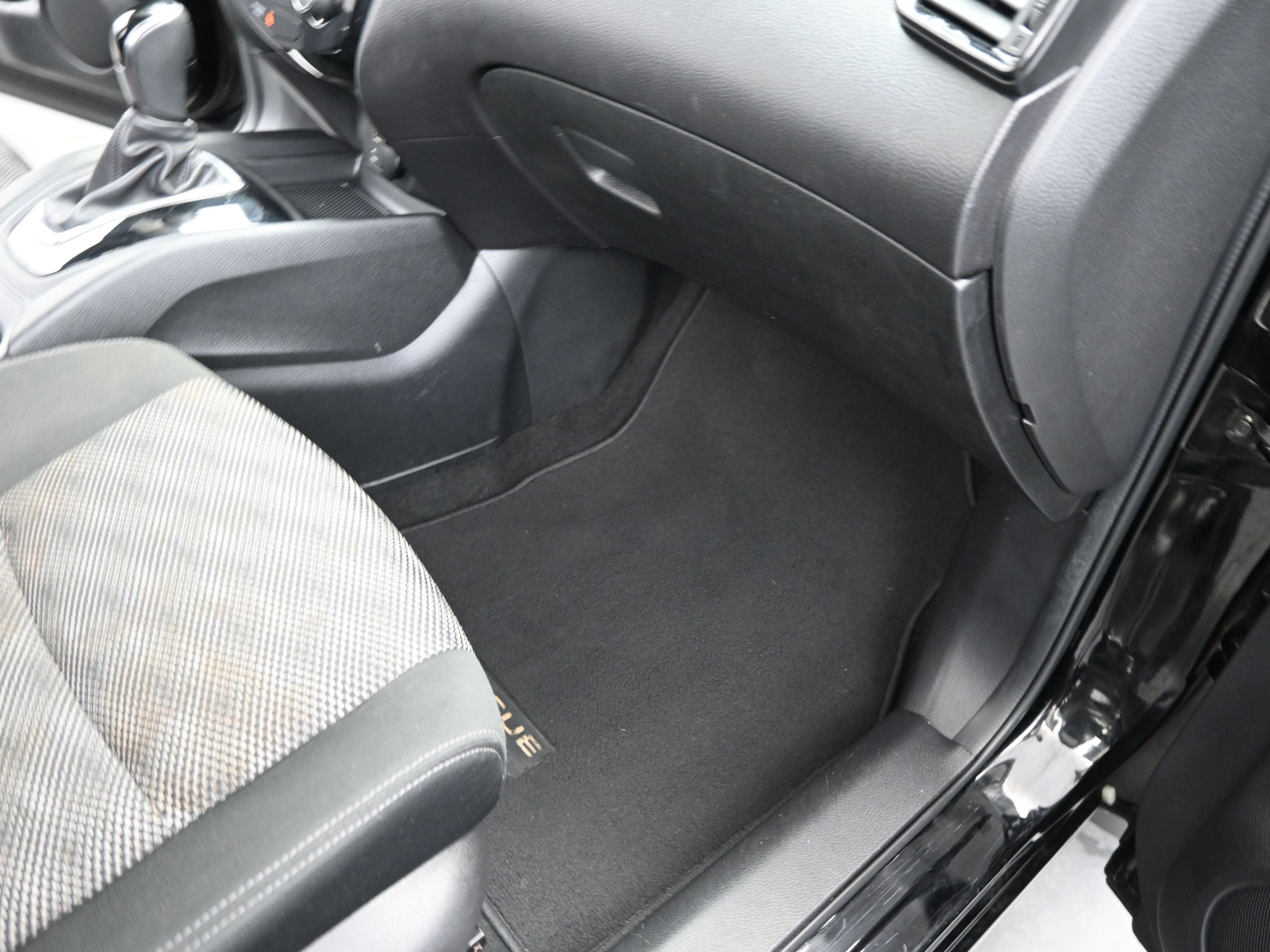 2017 Nissan Rogue Sport SV