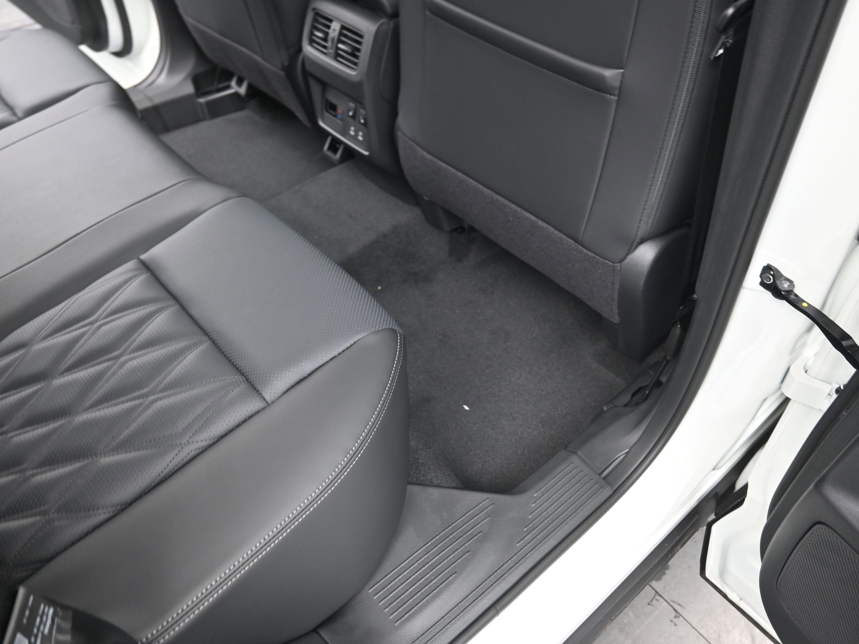 2026 Nissan ROGUE Platinum PREMIUM