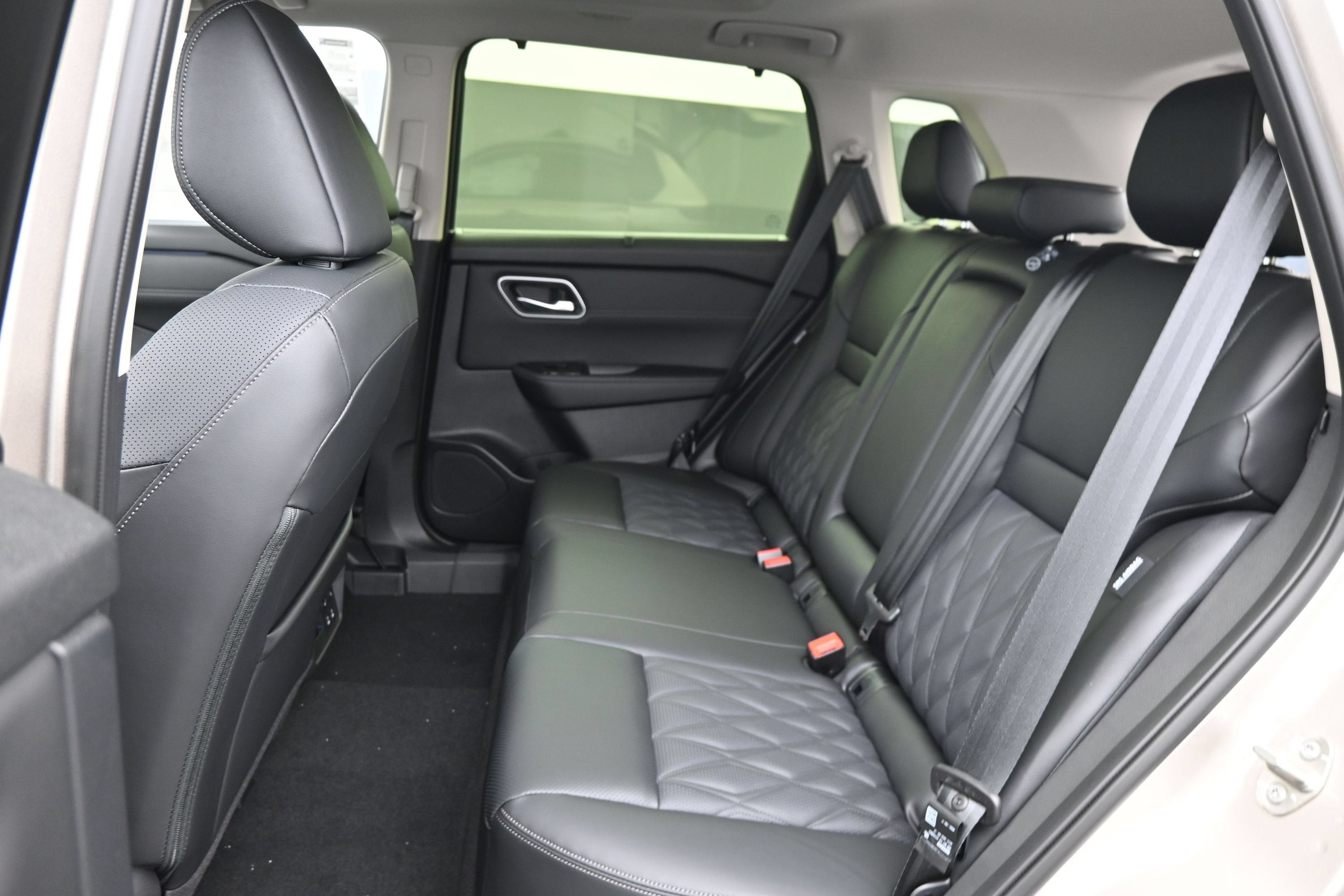 2026 Nissan ROGUE Platinum PREMIUM