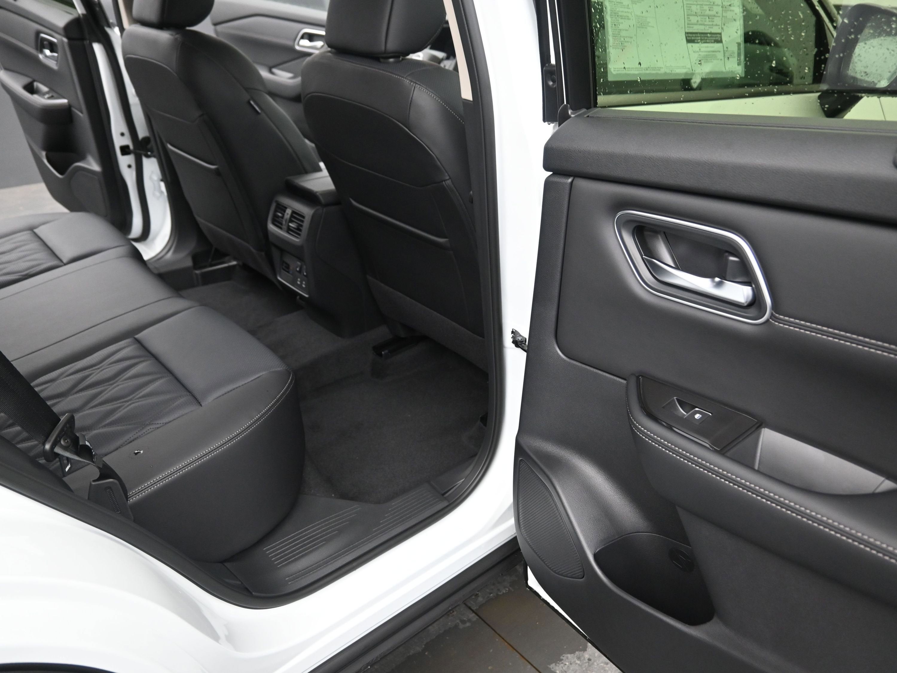 2026 Nissan ROGUE Platinum PREMIUM